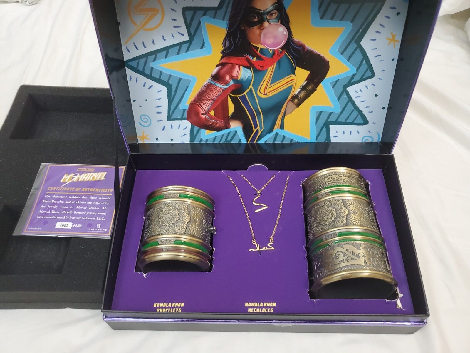 NEW  Disney Ms Marvel Collector's Box Set - Limited Edition Gamestop Exclusive.