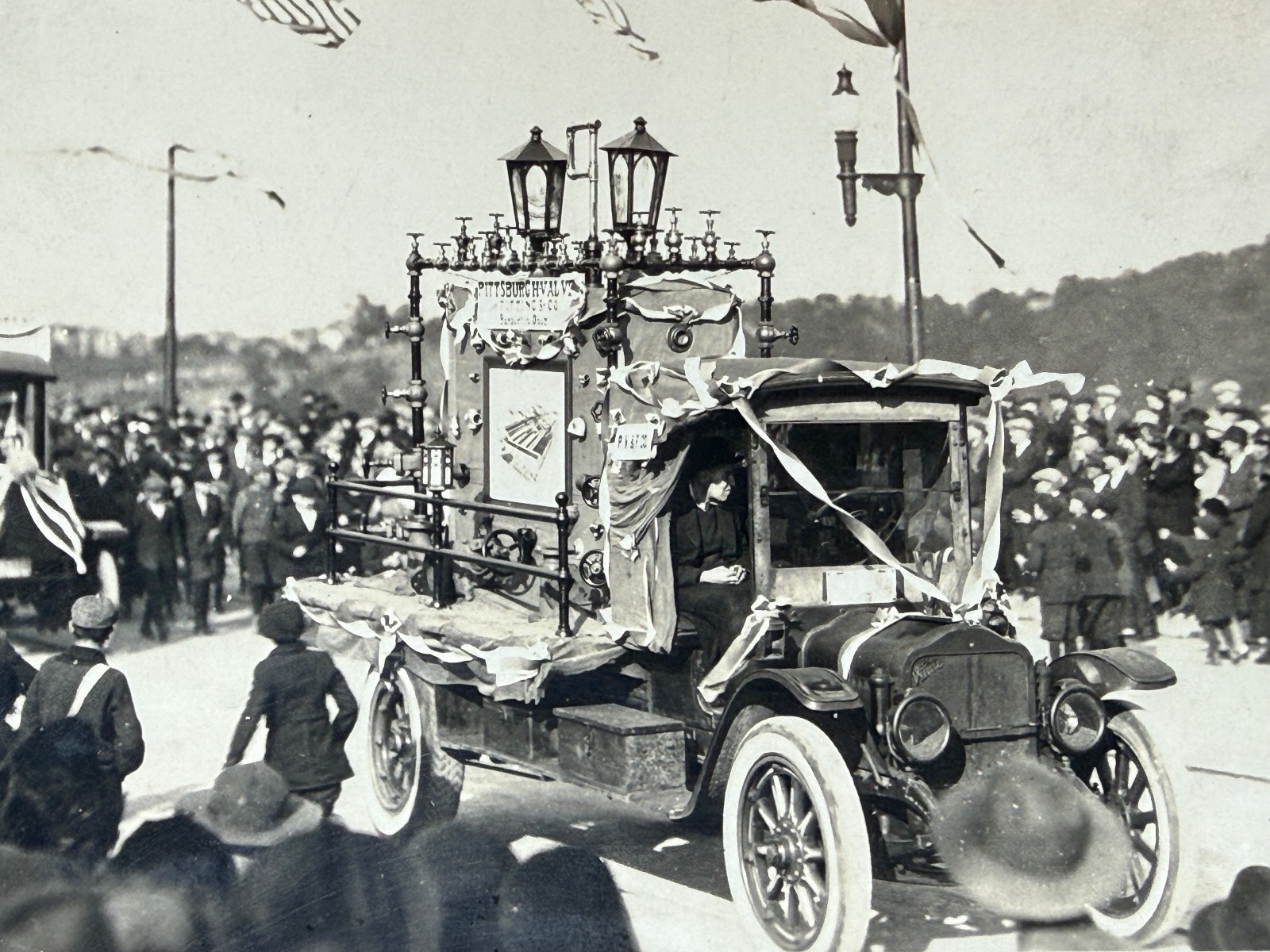 Pittsburgh Valve & Fittings Co. Barberton, OH Parade Float 1920s Snapshot Photo Pittsburgh Valve & Fittings Co. Barberton, OH Parade Float 1920s Snapshot Photo