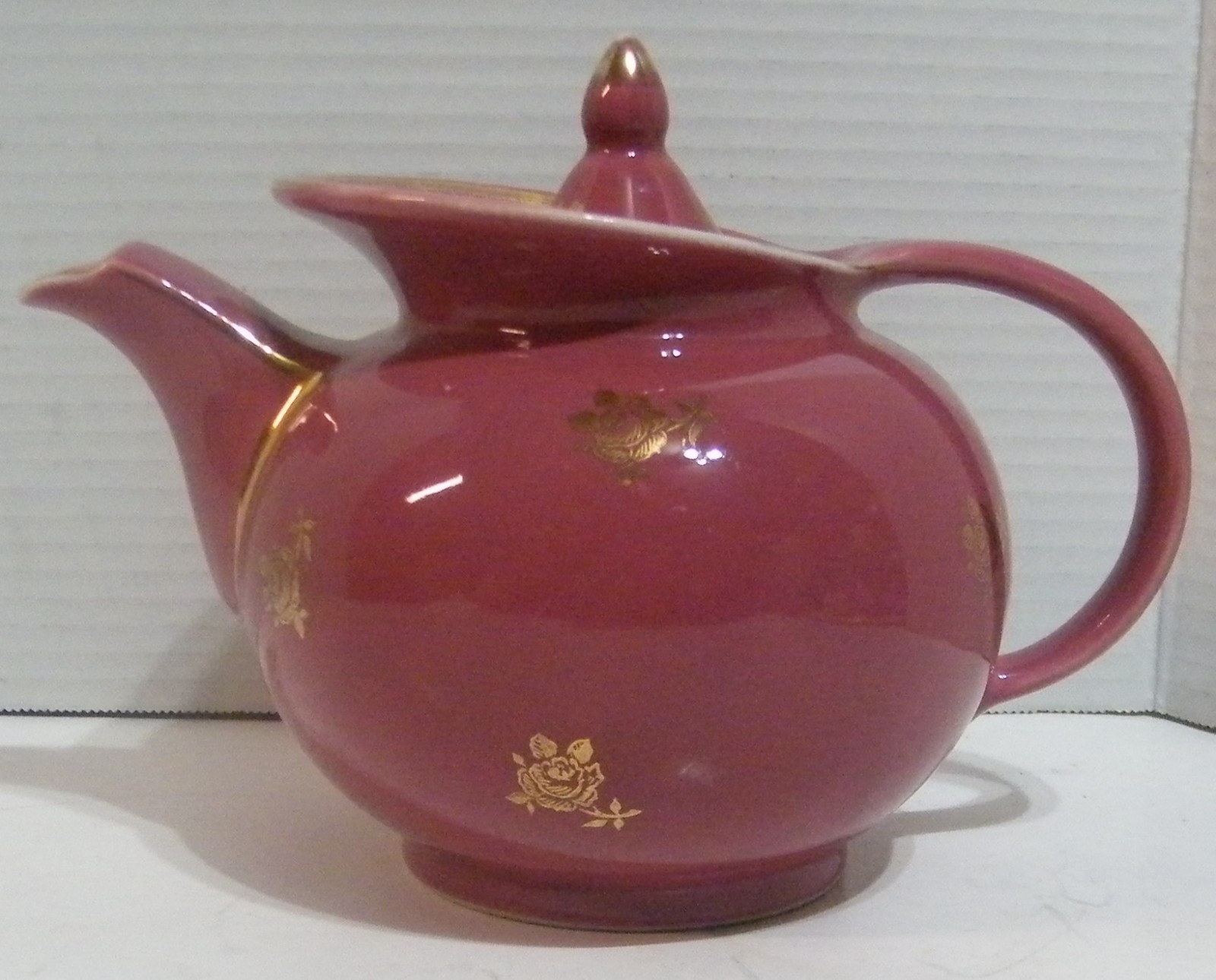 Hall Pottery 1942 Windshield 6 Cup Teapot Maroon With Gold Flower Design 0694