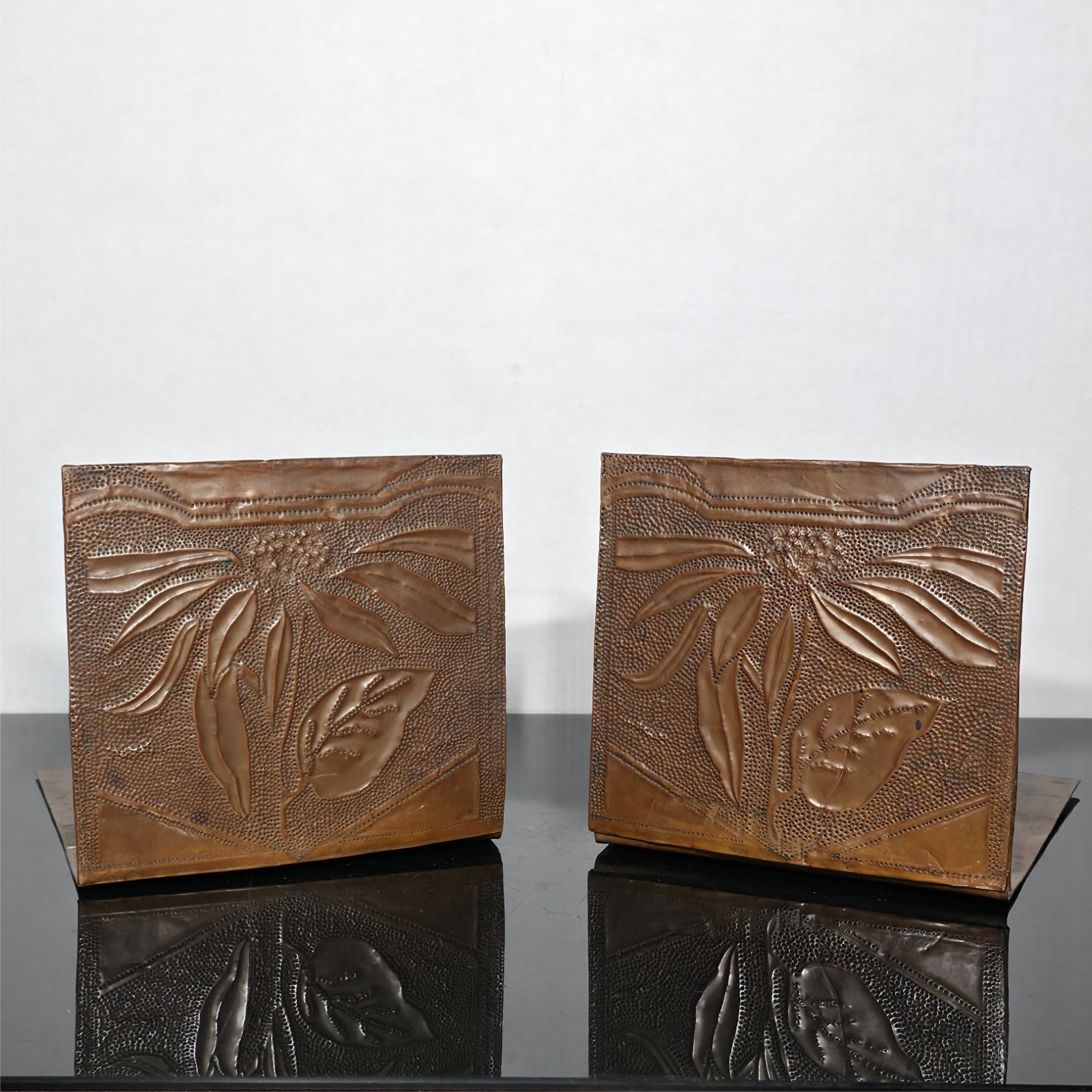 Antique Arts & Crafts Hammered Copper Floral Bookends Roycroft Style Antique Arts & Crafts Hammered Copper Floral Bookends Roycroft Style
