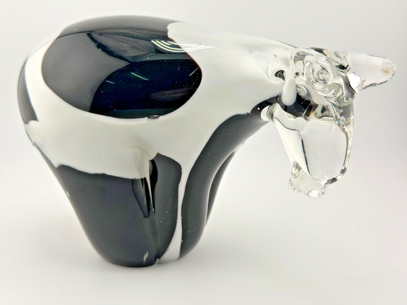 FIFTH AVENUE VINTAGE HAND CRAFTED CRYSTAL COW