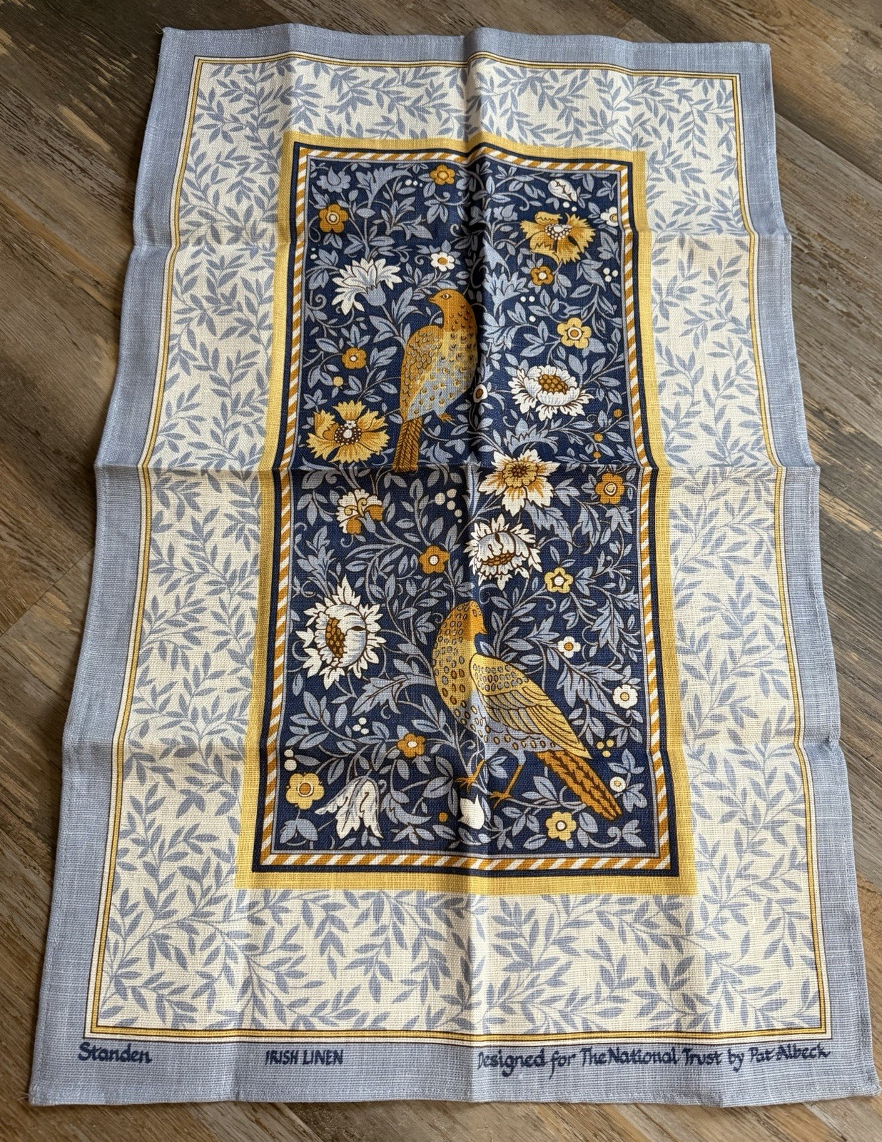 NEW Vtg Pat Albeck Irish Linen Standen Birds Nat. Trust Tea Towel 29.5\