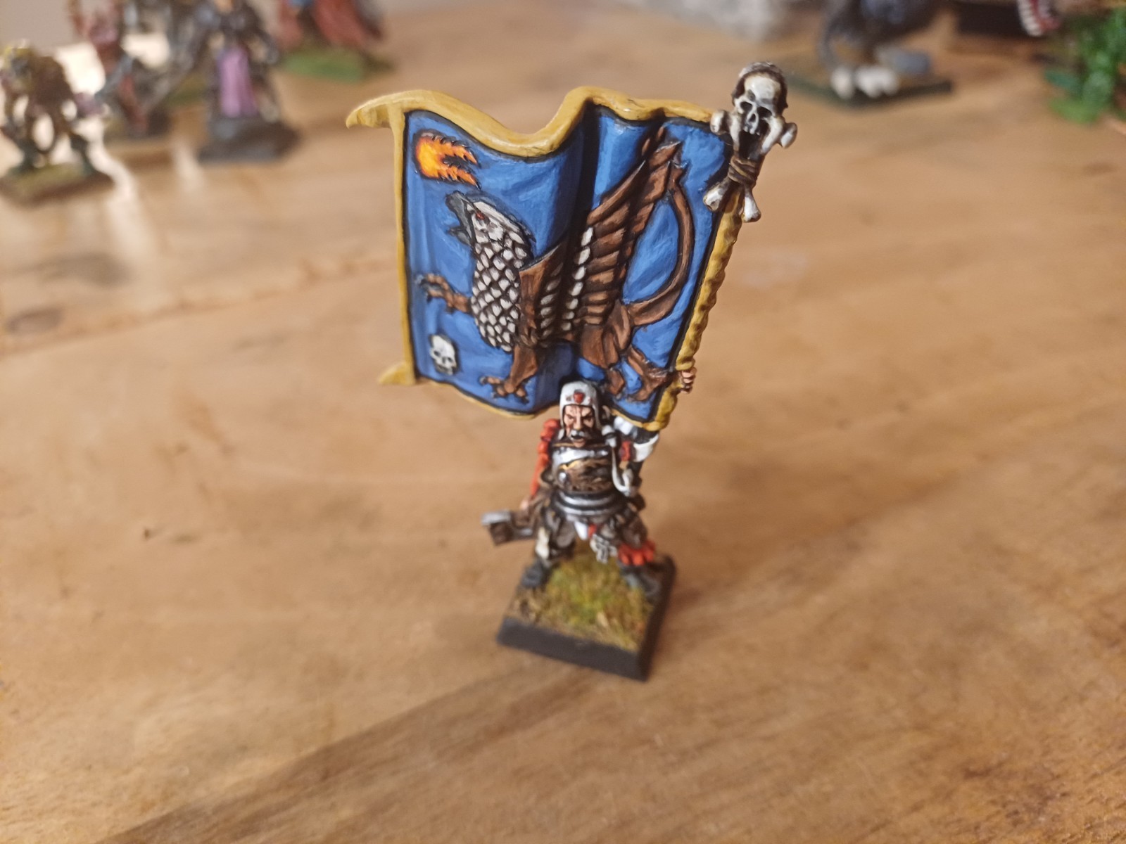 Warhammer Fantasy The Old World Empire Imperium Griffin Standard