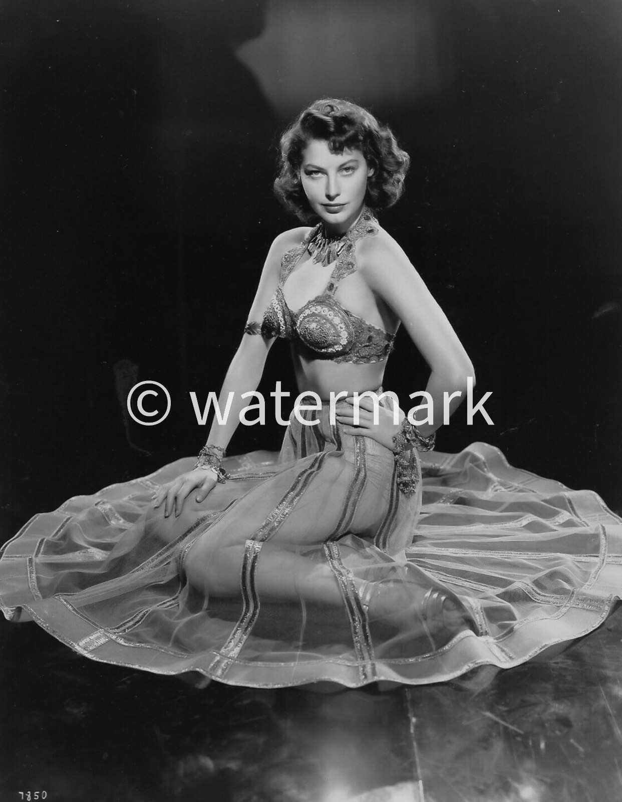 Vintage ACTRESS AVA GARDNER PIN UP - 8X10 PUBLICITY PHOTO