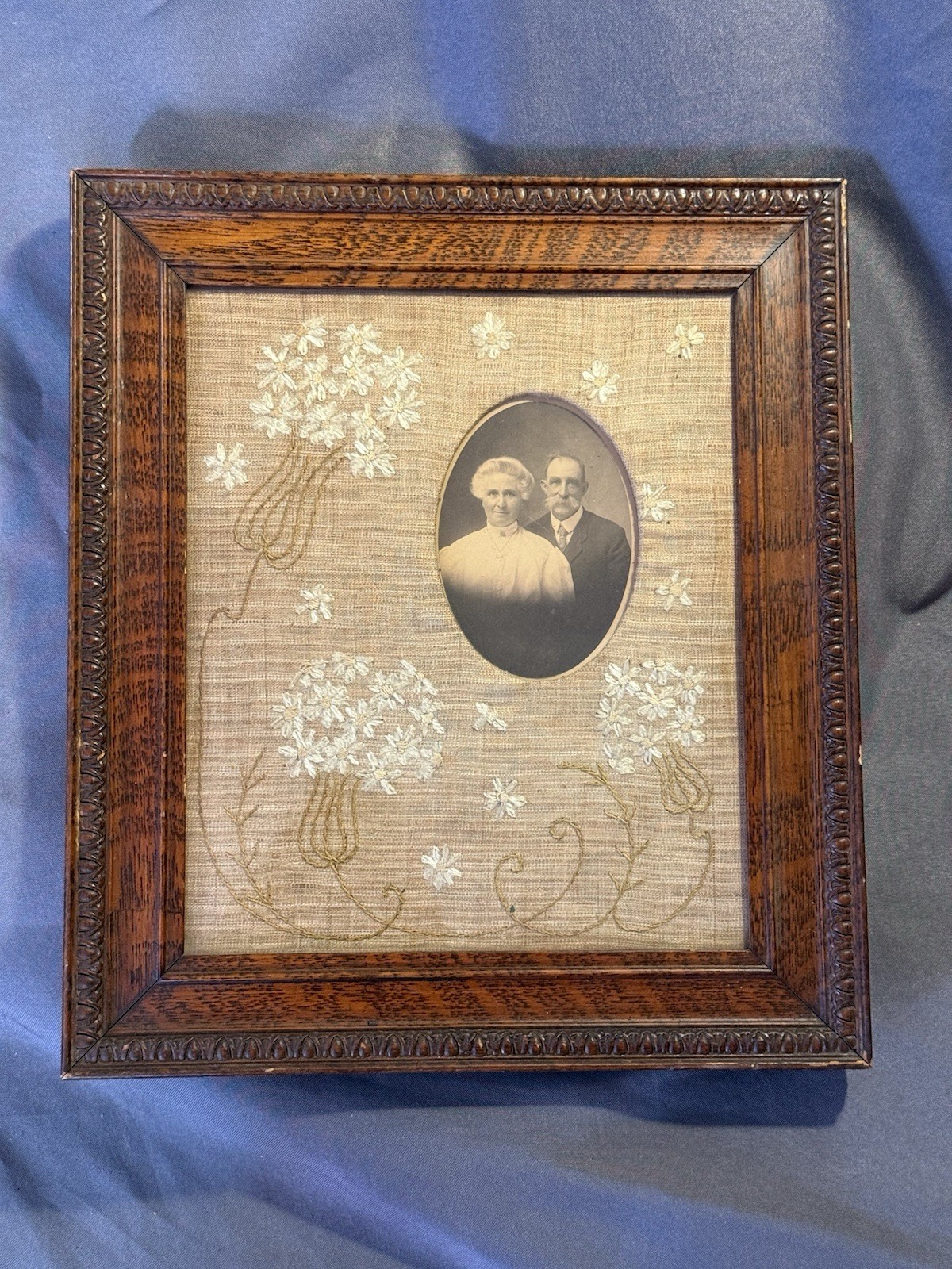 Antique Victorian Carved Oak Frame w/ Flower Needlework Textile Interior & Photo Antique Victorian Carved Oak Frame w/ Flower Needlework Textile Interior & Photo