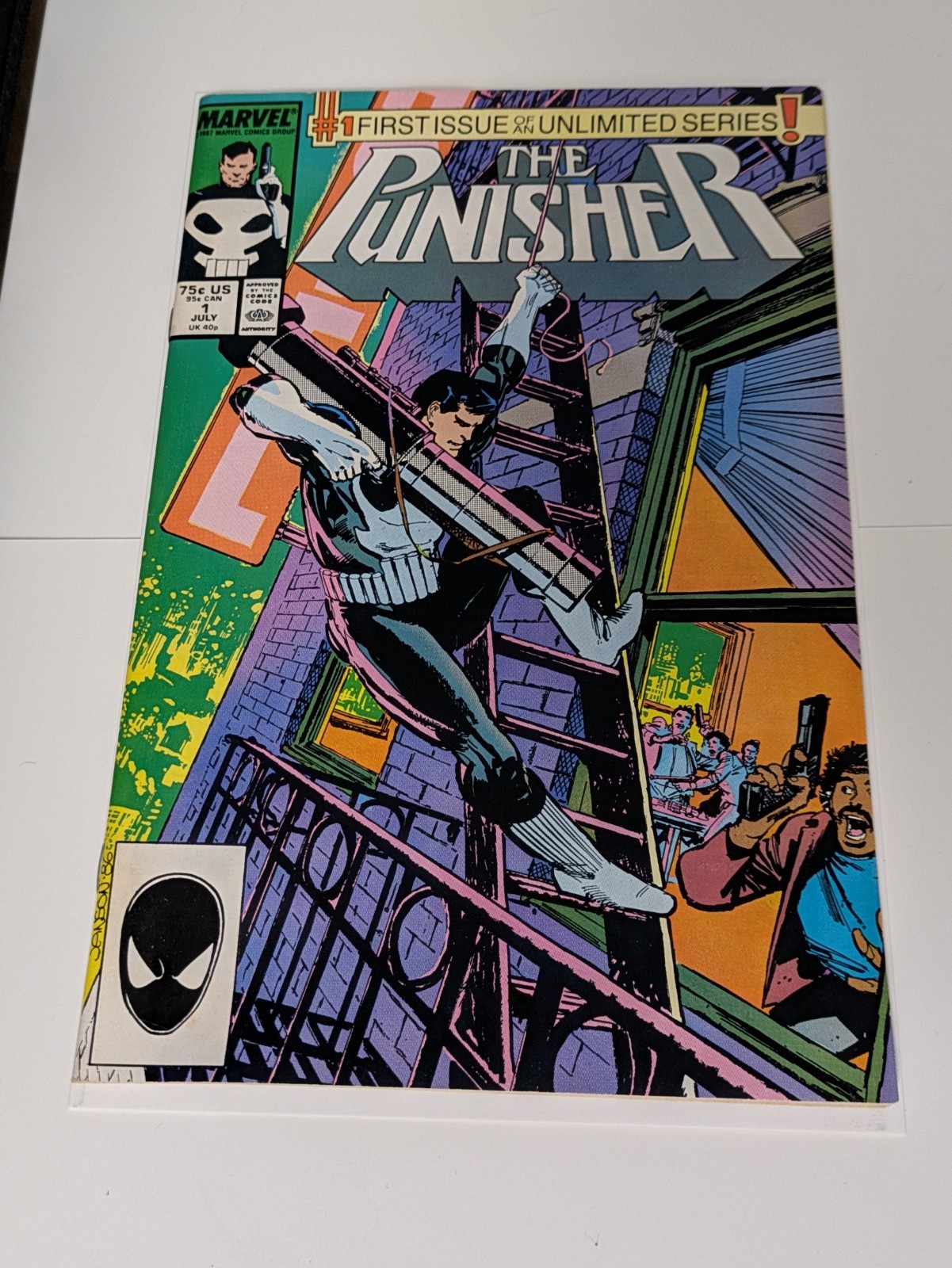 The Punisher #1  VF/NM  Marvel Comics 1987 Unlimited Series First Issue 🗝️