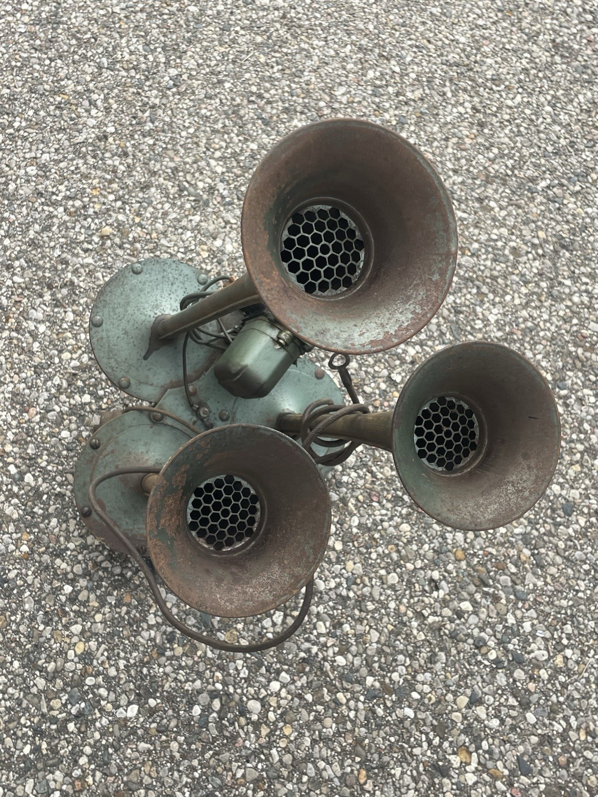 Antique E.A. Laboratories Inc. Triple Horn Car Automobile Cool Piece