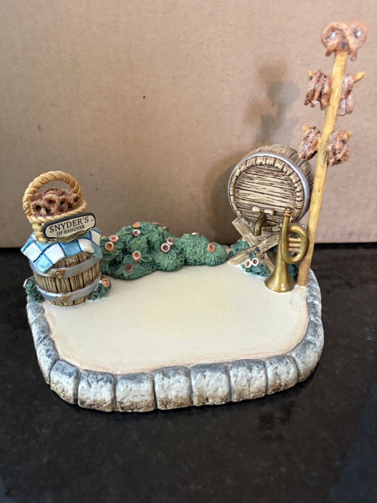 Goebel HUMMELSCAPES Marktplatz Display Stand 2001 #1065-D