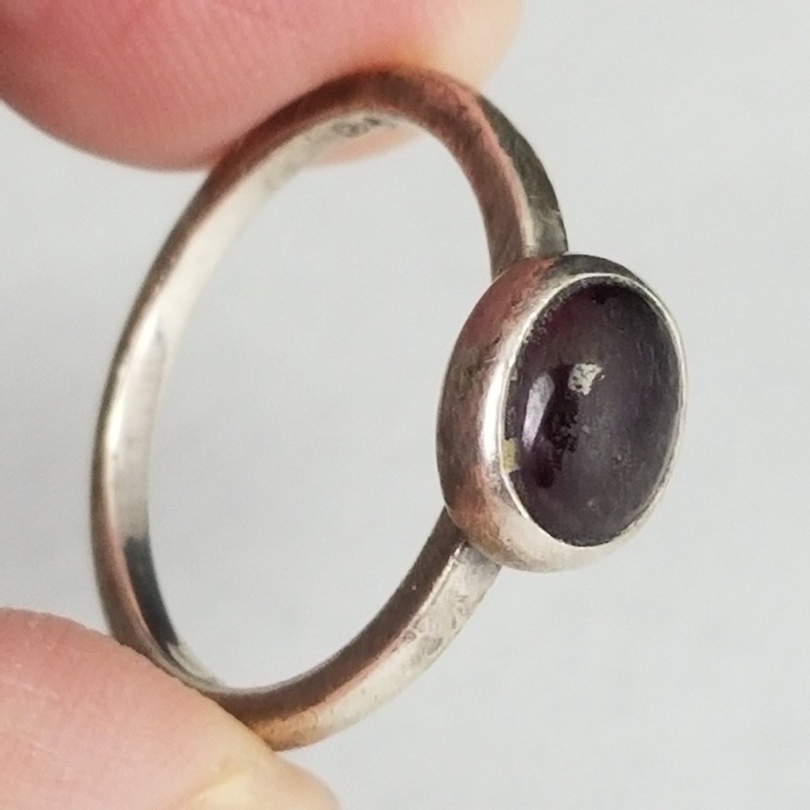 Sterling Silver and garnet ladies ring 925 size 7 vintage ESTATE SALE