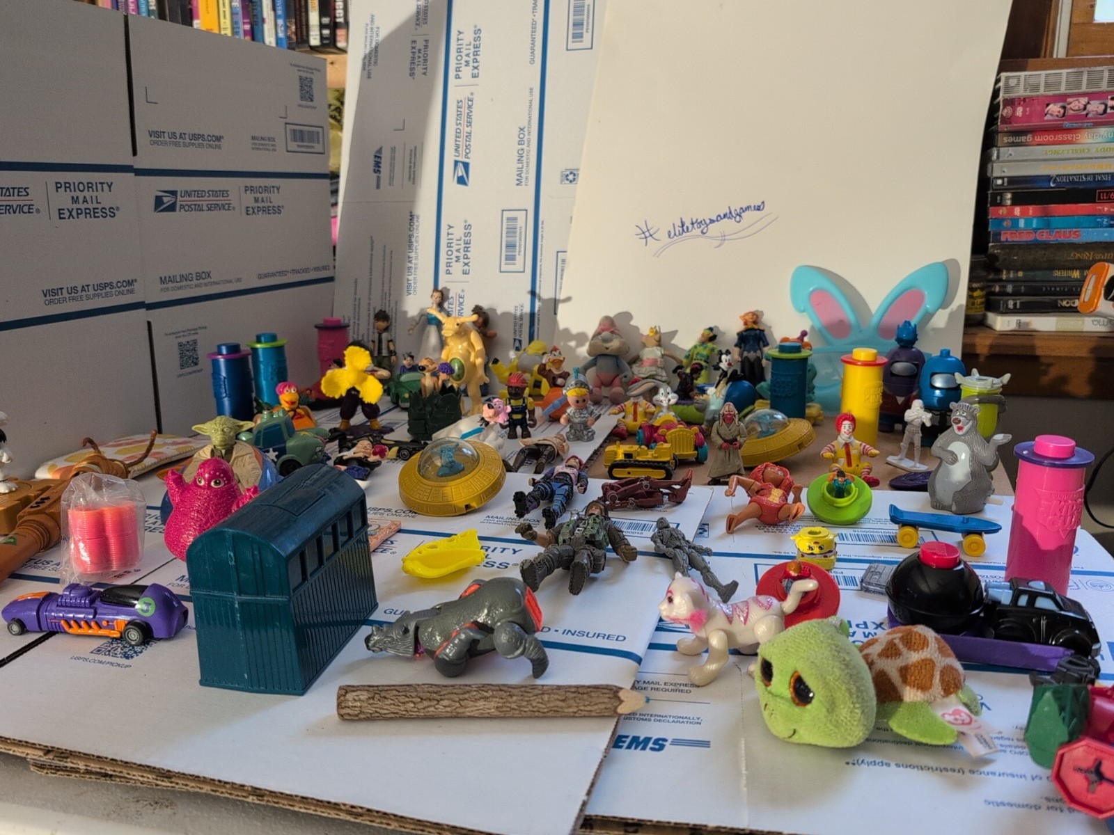 Insane Massive Lot of 80 Vintage Toys, Nice Variety  T8#310