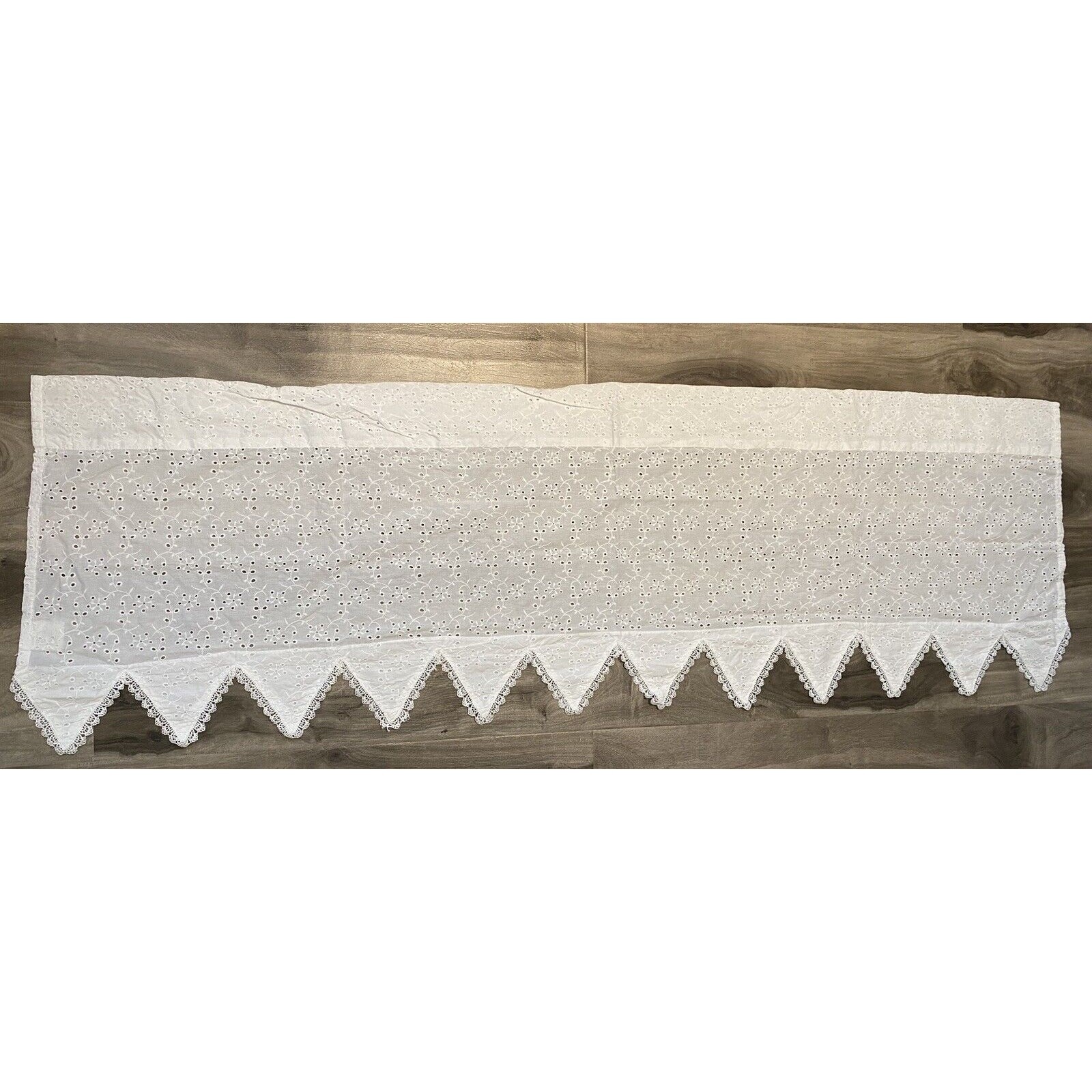 Vintage 1970’s White Eyelet Sleeve Valance Curtain Farmhouse/Cottage Style 57-58