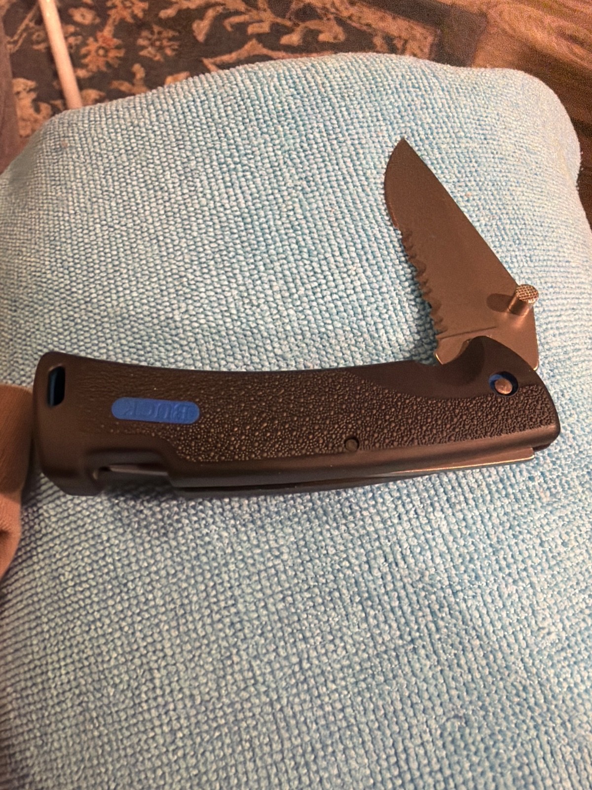 DISCONTINUED VINTAGE AMERICAN MADE BUCK KNIFE DISCONTINUED VINTAGE AMERICAN MADE BUCK KNIFE