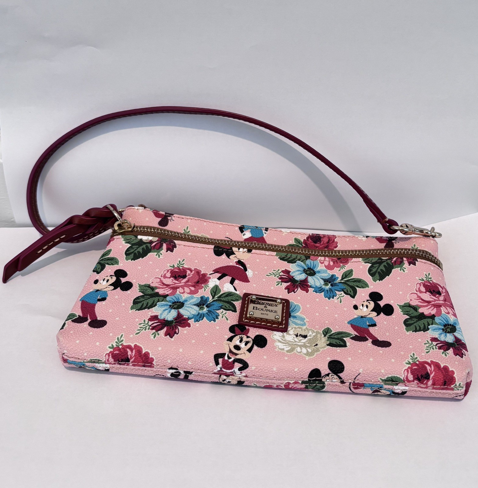 Dooney and Bourke Purse Clutch Disney Minnie and Mickey Very Rare Design OFFER Dooney and Bourke Purse Clutch Disney Minnie and Mickey Very Rare Design OFFER