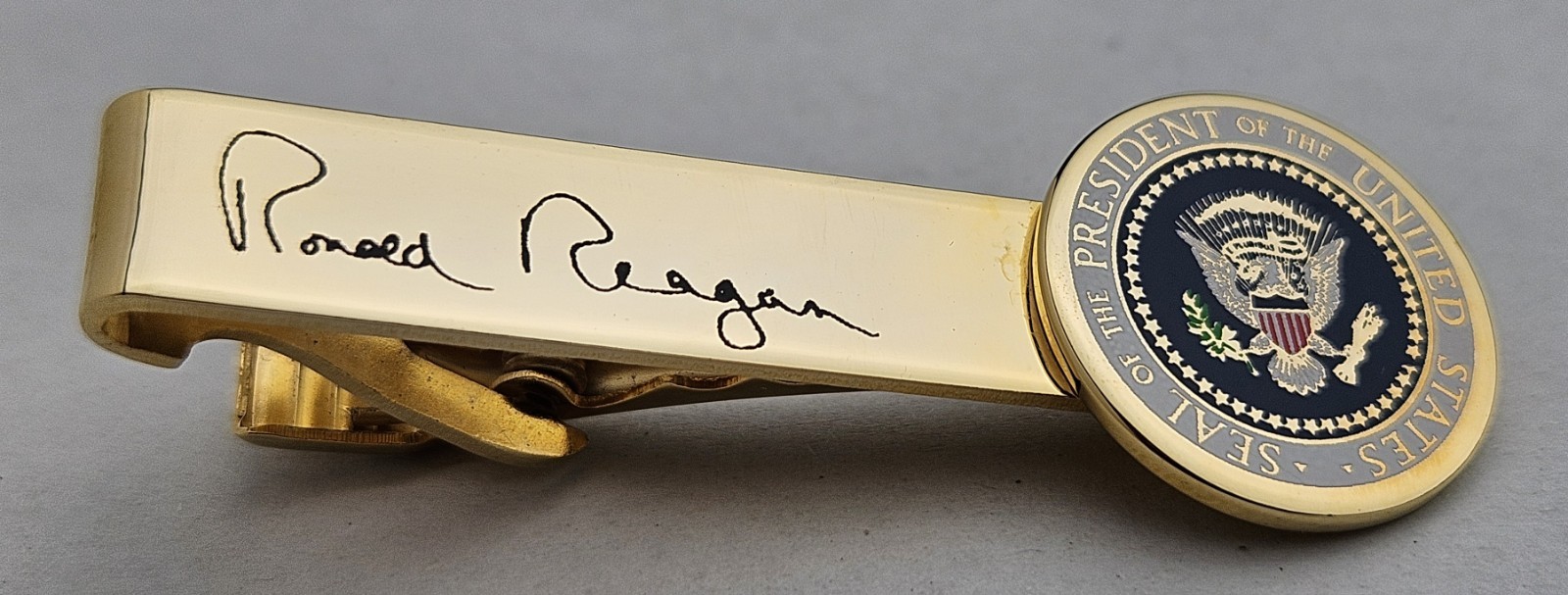 1980s Ronald Reagan Presidential Seal Tie Bar Facsimile Signature Original Box
