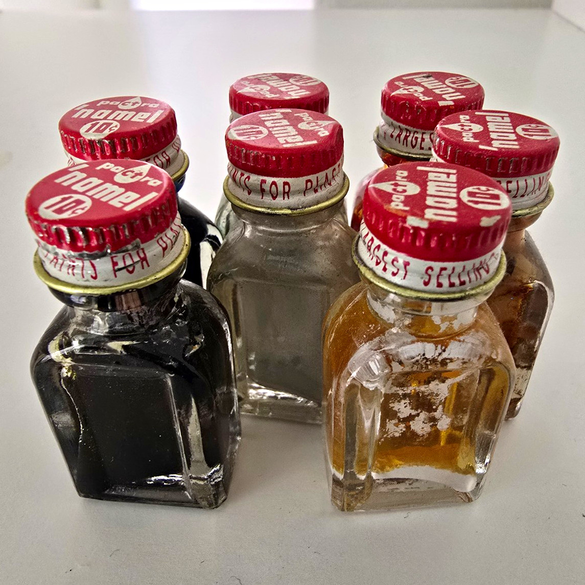 Vintage 1950s Pactra ’Namel Paint Bottles Lot of 7 – 10¢ Caps Embossed Glass