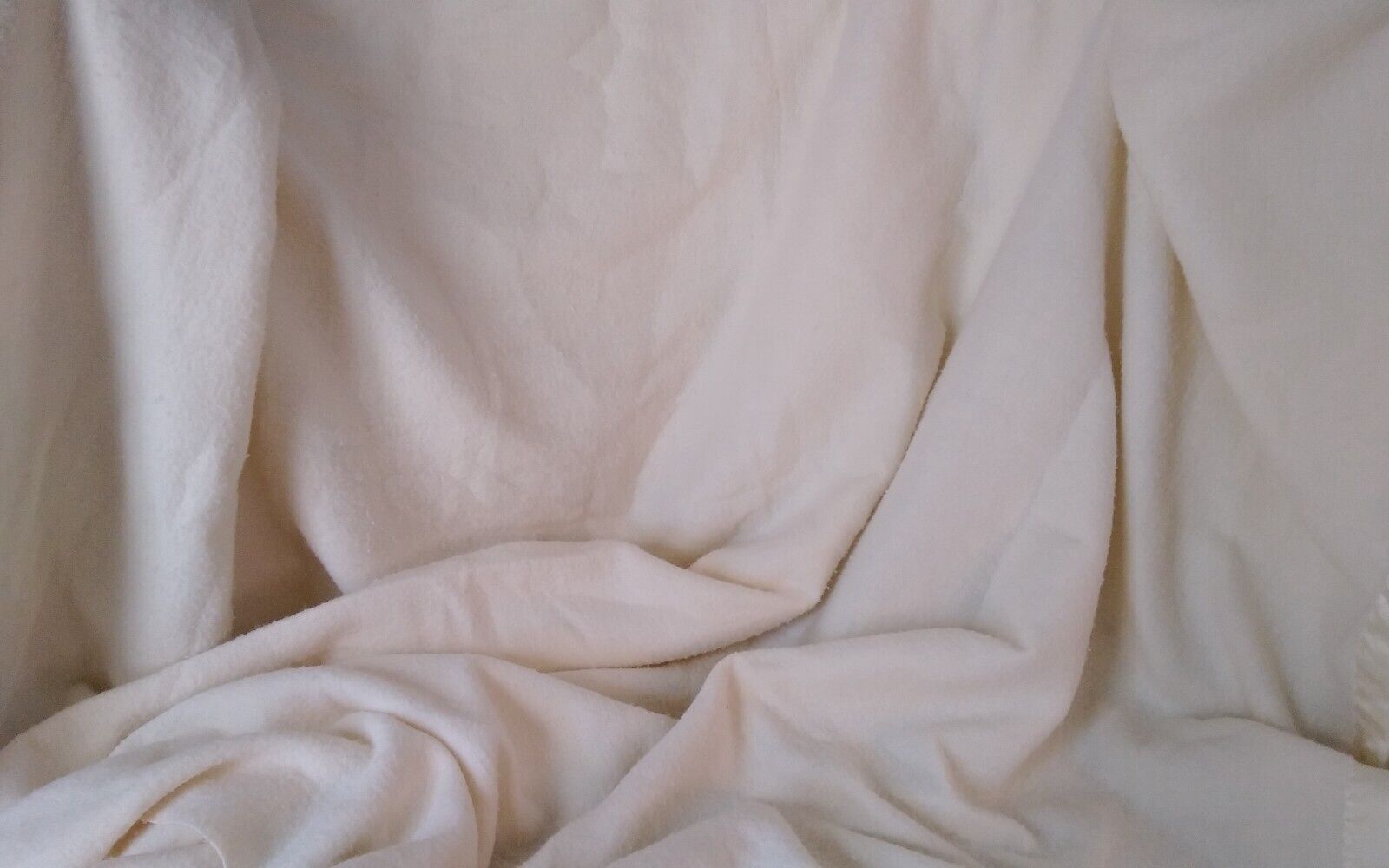 Blanket Vintage Ivory Made in USA Blanket Satin Trim Acrylic 79