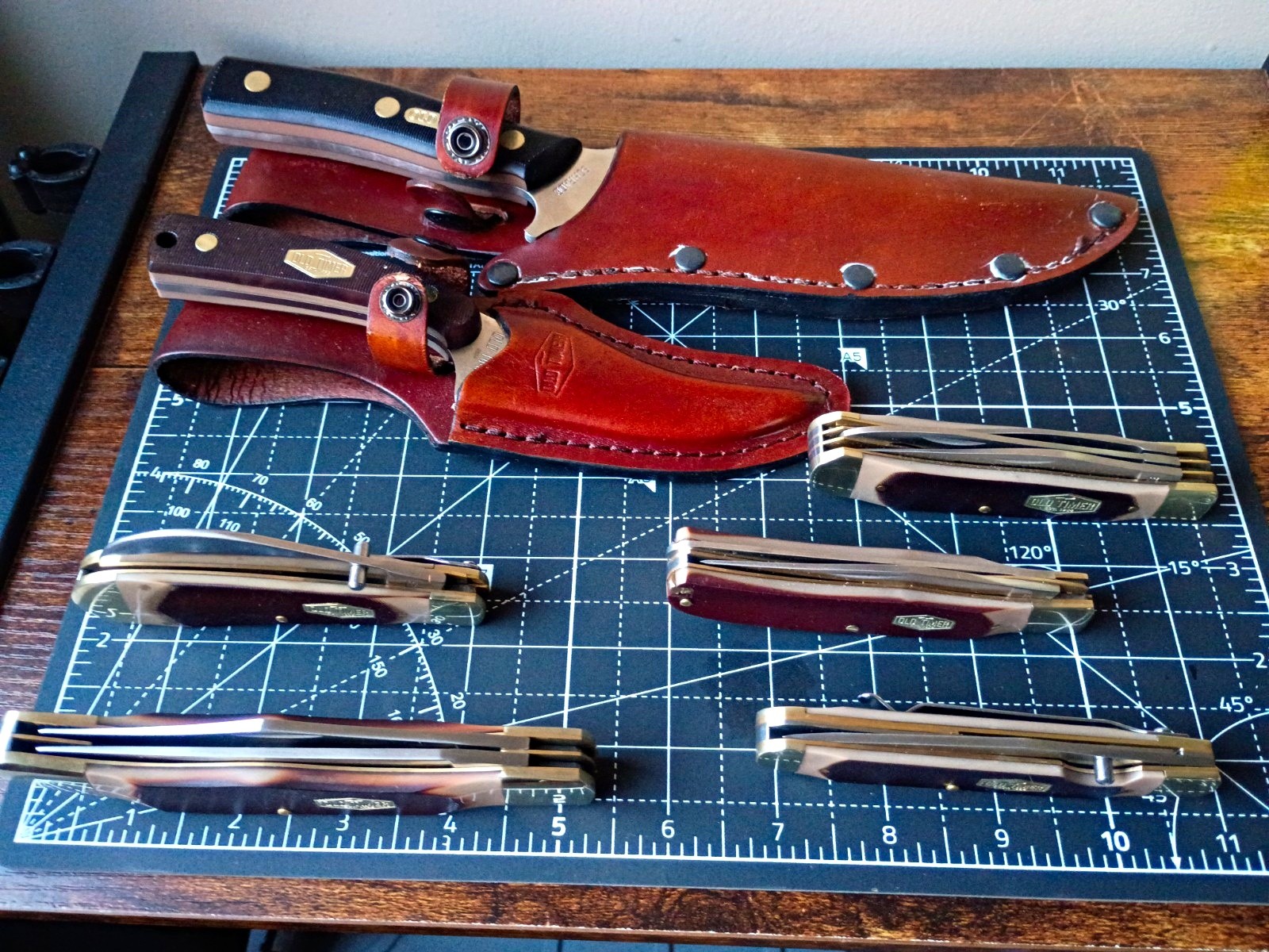 Old Timer Mixed Lot Pocketknives & Fixed Blade Knives, Sheaths, Saw, SS