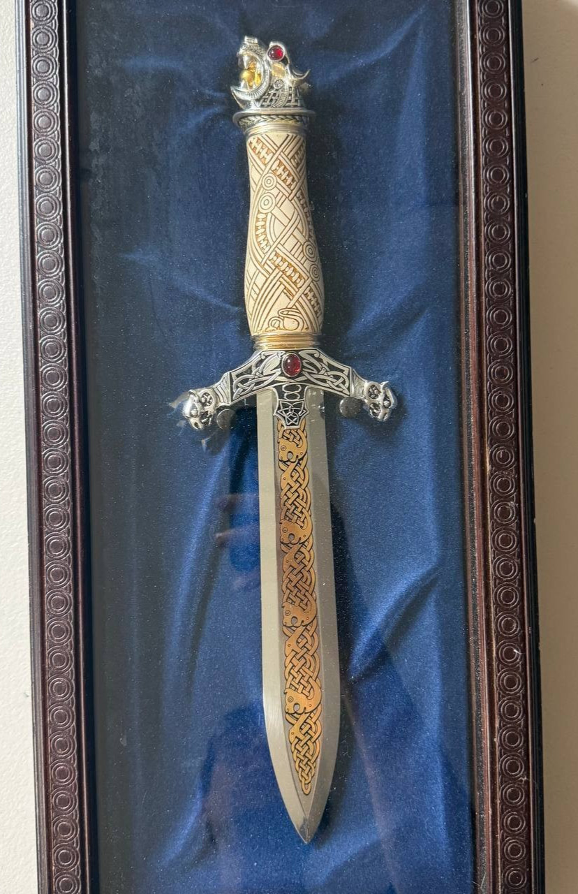 The Franklin Mint Viking Dragon Dagger Collector Knife Wood Shadow Box Case
