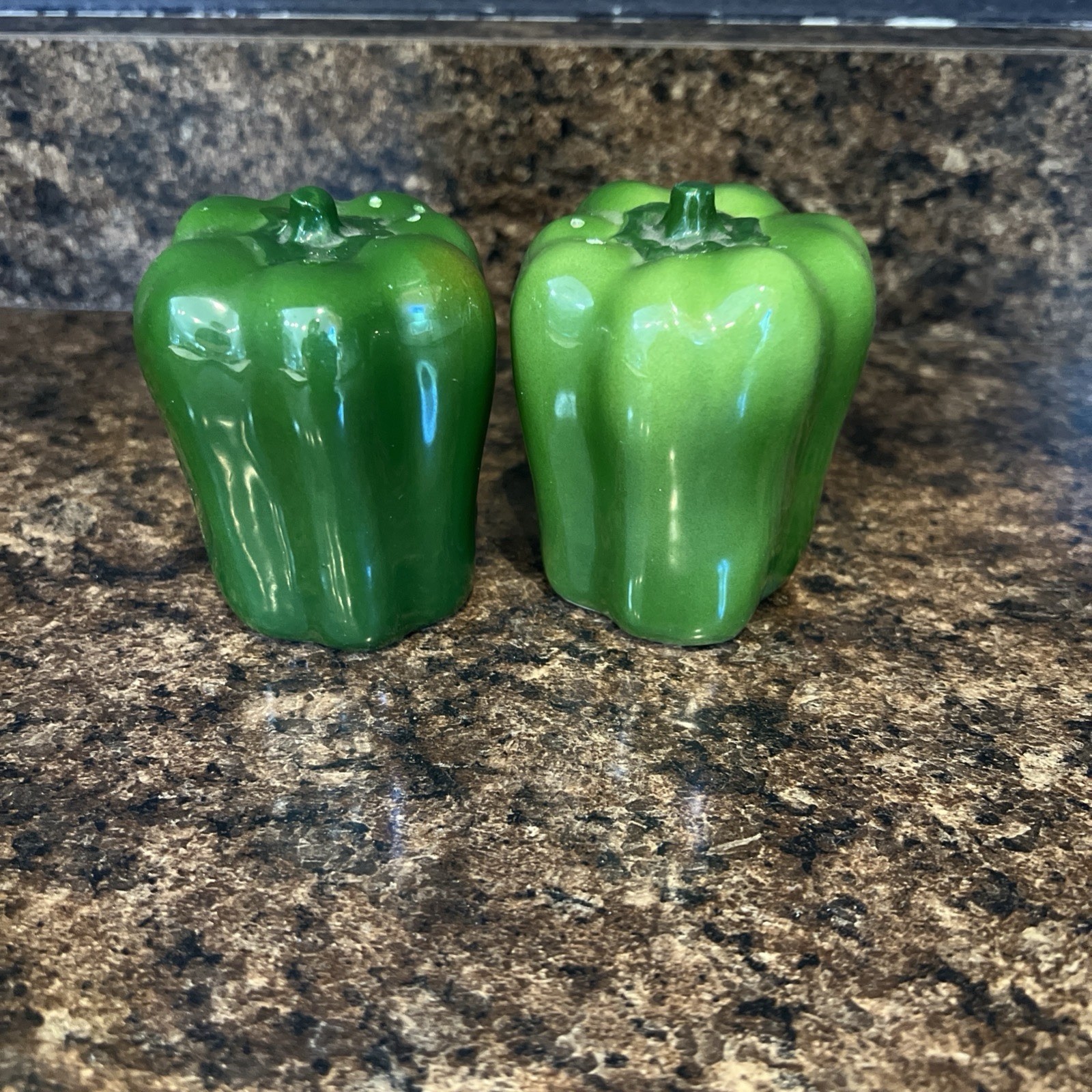Vintage Otagiri Green Peppers Salt Pepper Shakers Ceramic Japan 1984