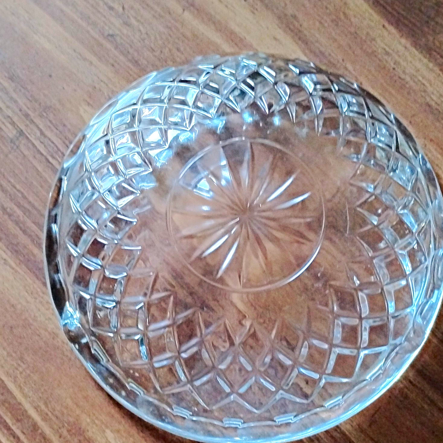 Clear Pressed Glass Diamond Pattern Round Bowl w/ Starburst Base, Clear