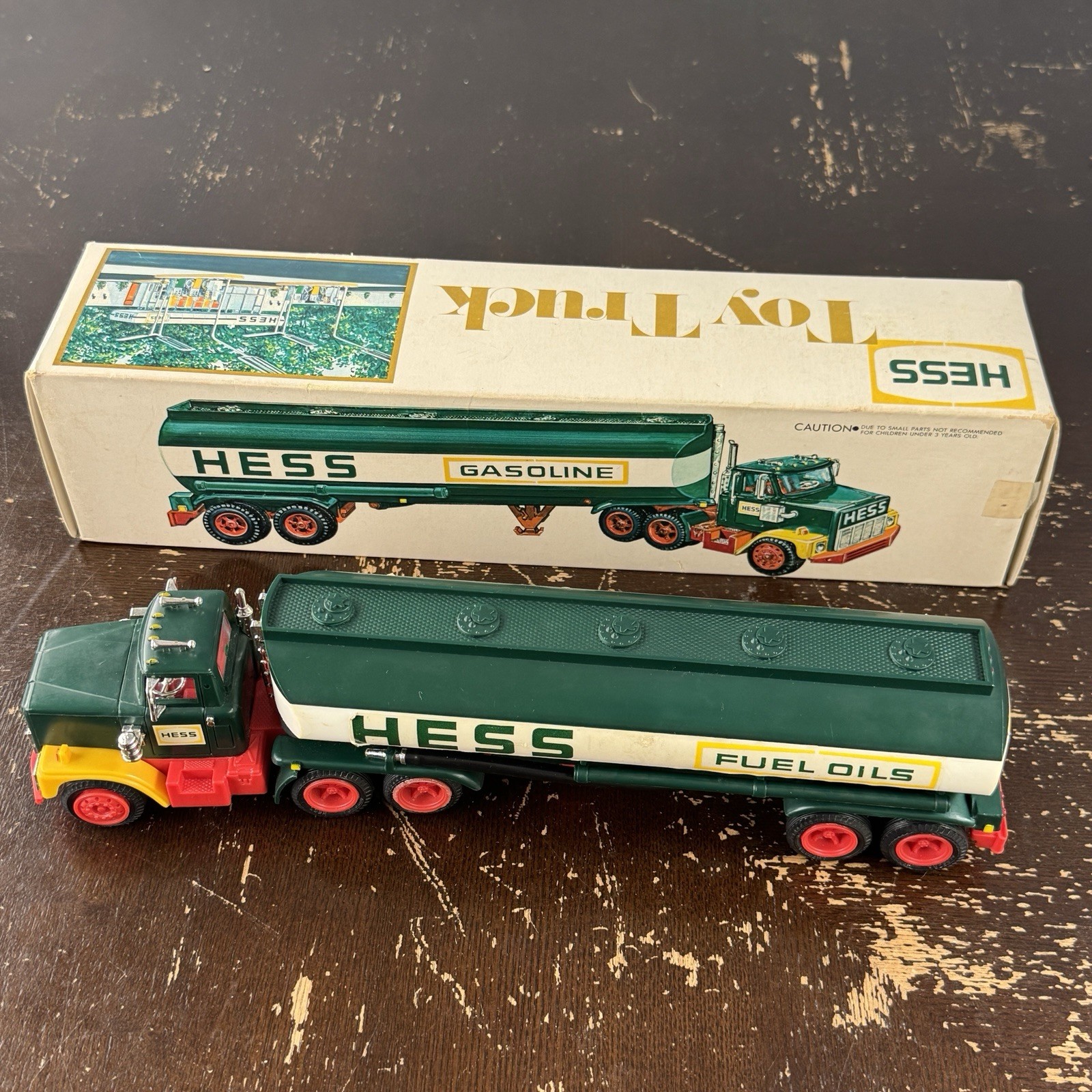 1977 Hess Toy Tanker Truck w Box Lights Come On Don’t Stay On Clean Battery Comp