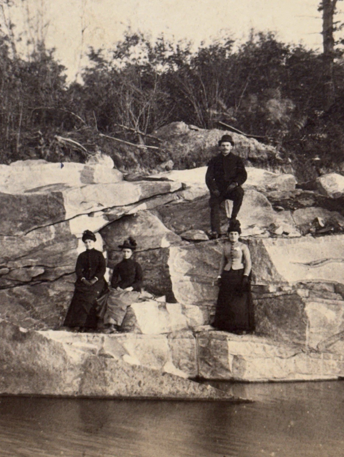 VICTORIAN LANDSCAPE PHOTOGRAPH - ROCKDALE LEDGE OCTOBER 1888