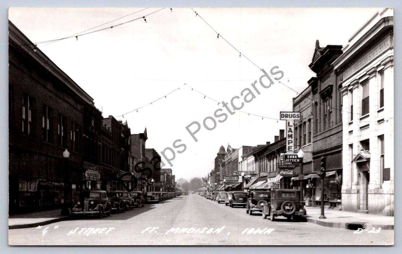 K69/ Fort Madison Iowa RPPC Postcard c1940s G Street Lampe Drug Store 463