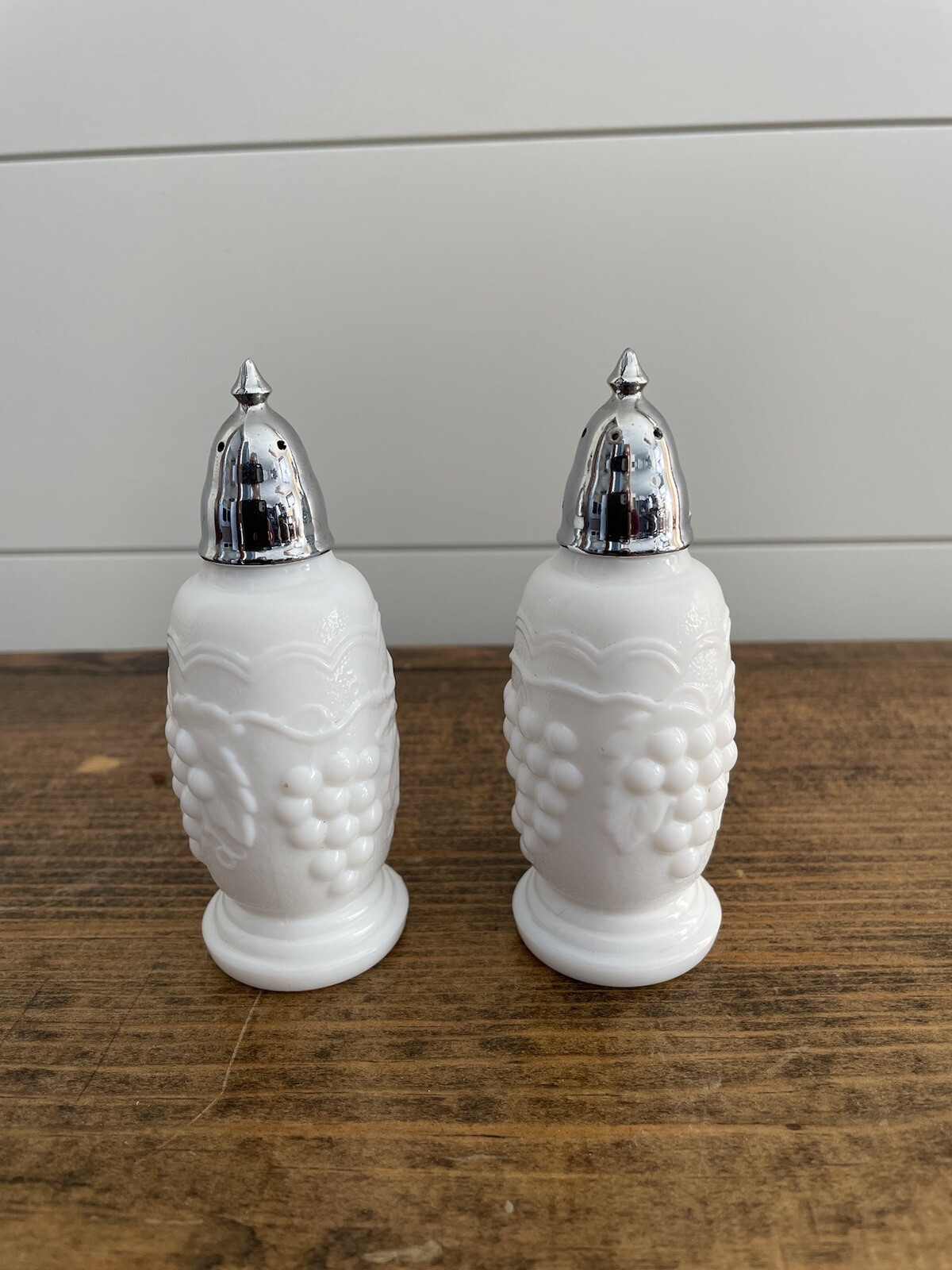 IMPERIAL GLASS Milk Glass Grape Vine Pattern Salt and Pepper Shaker Set Vintage IMPERIAL GLASS Milk Glass Grape Vine Pattern Salt and Pepper Shaker Set Vintage