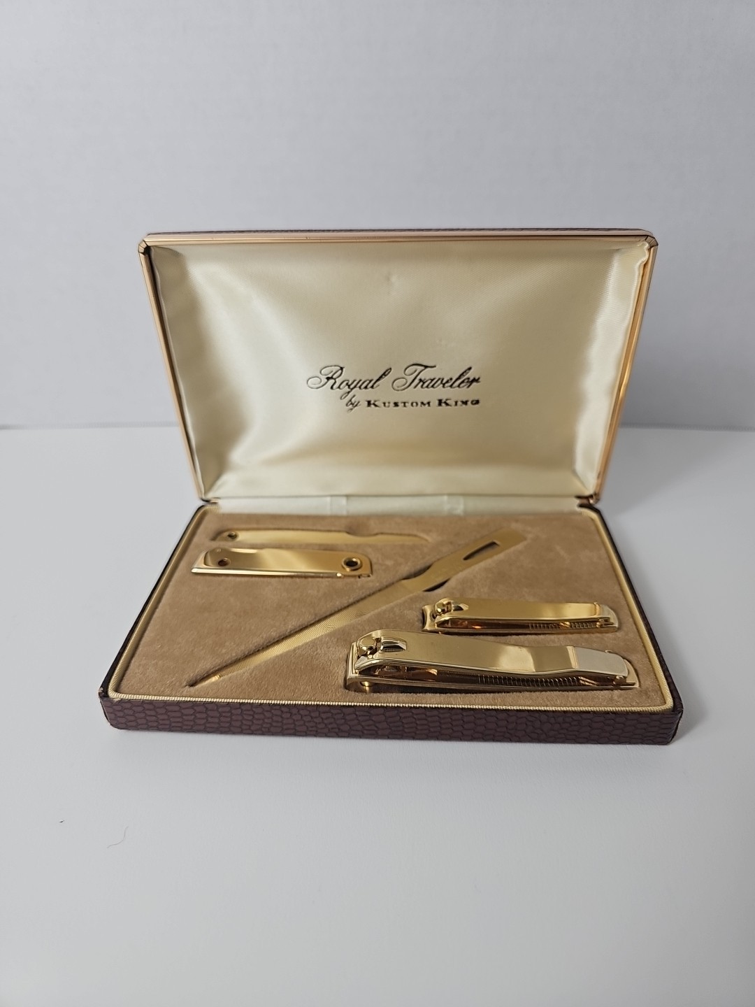 Vintage Royal Traveler by Kustom King Gold Nail Care 5 Piece Set In Box