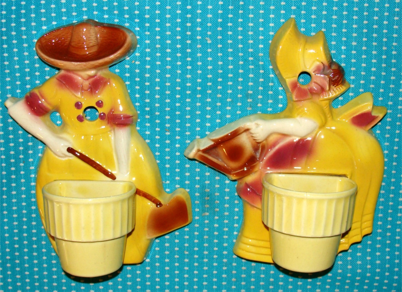 2 Vtg Morton Pottery Ceramic Wall Planter Pocket Pot Sunbonnet Figure Watering