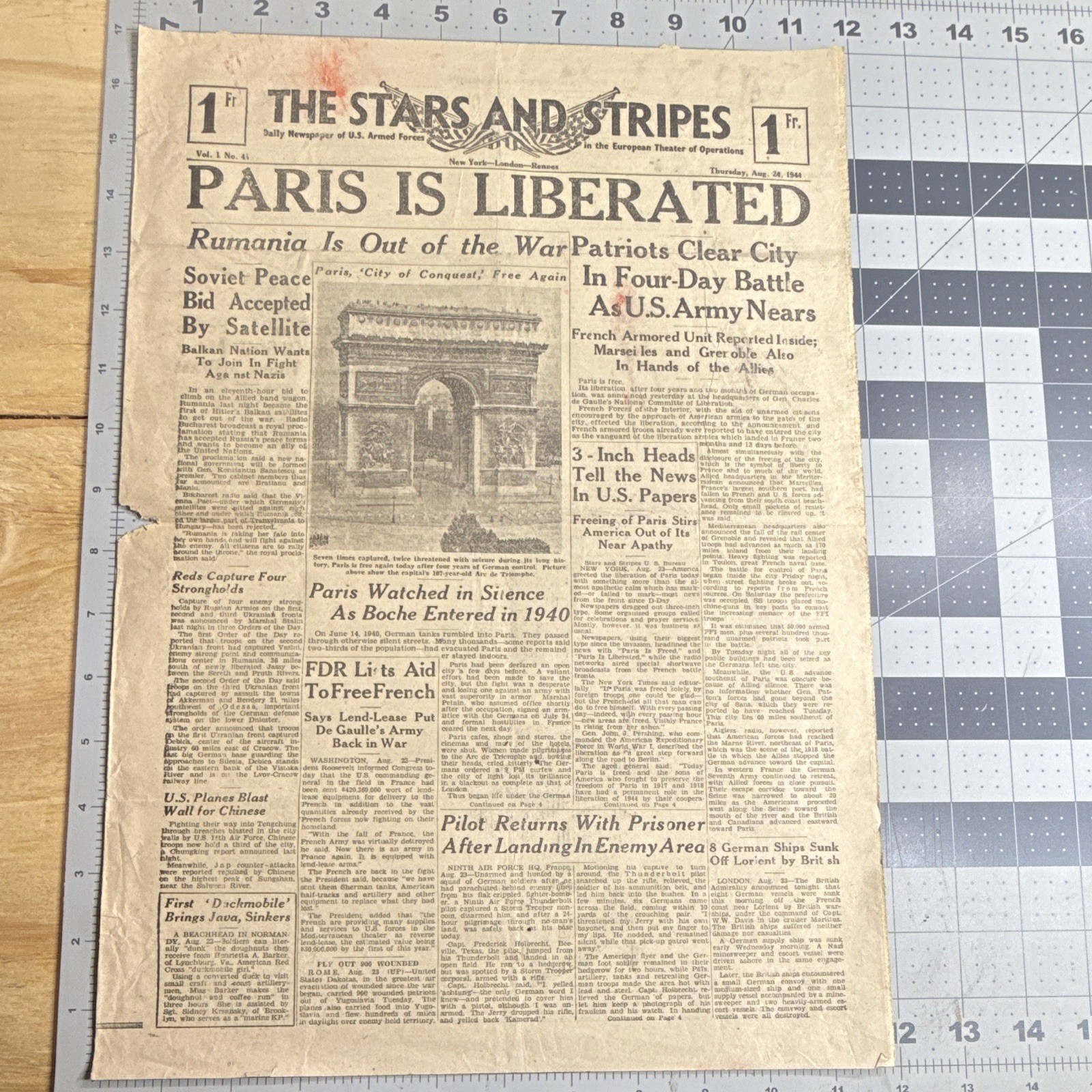 WWII Stars and Stripes Newspaper Aug 24 1944 PARIS IS LIBERATED London Ed Rare