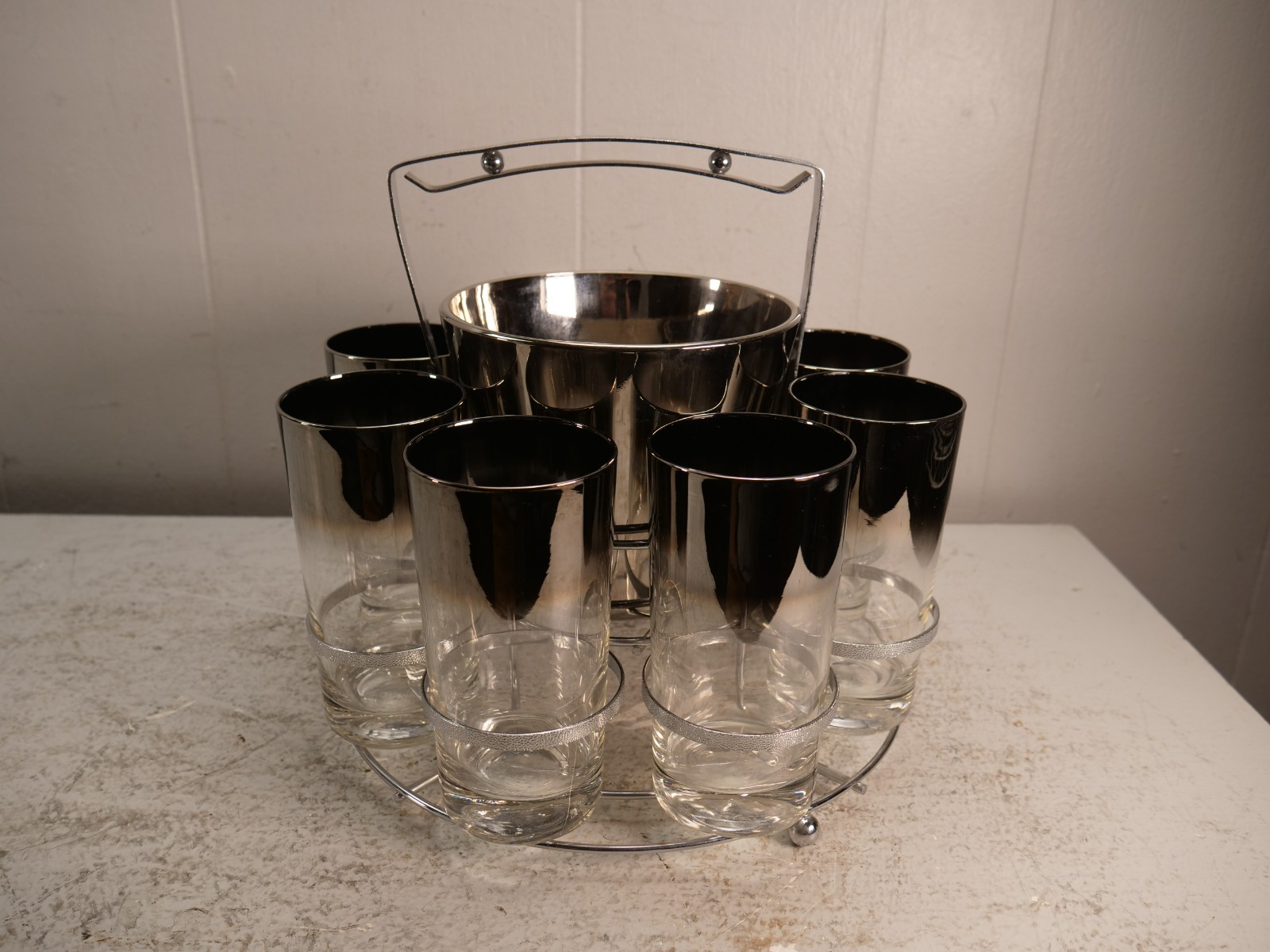 Cool Dorothy Thorpe MCM  Carrier, 8 Silver Fade Highball Glasses & Ice Bucket