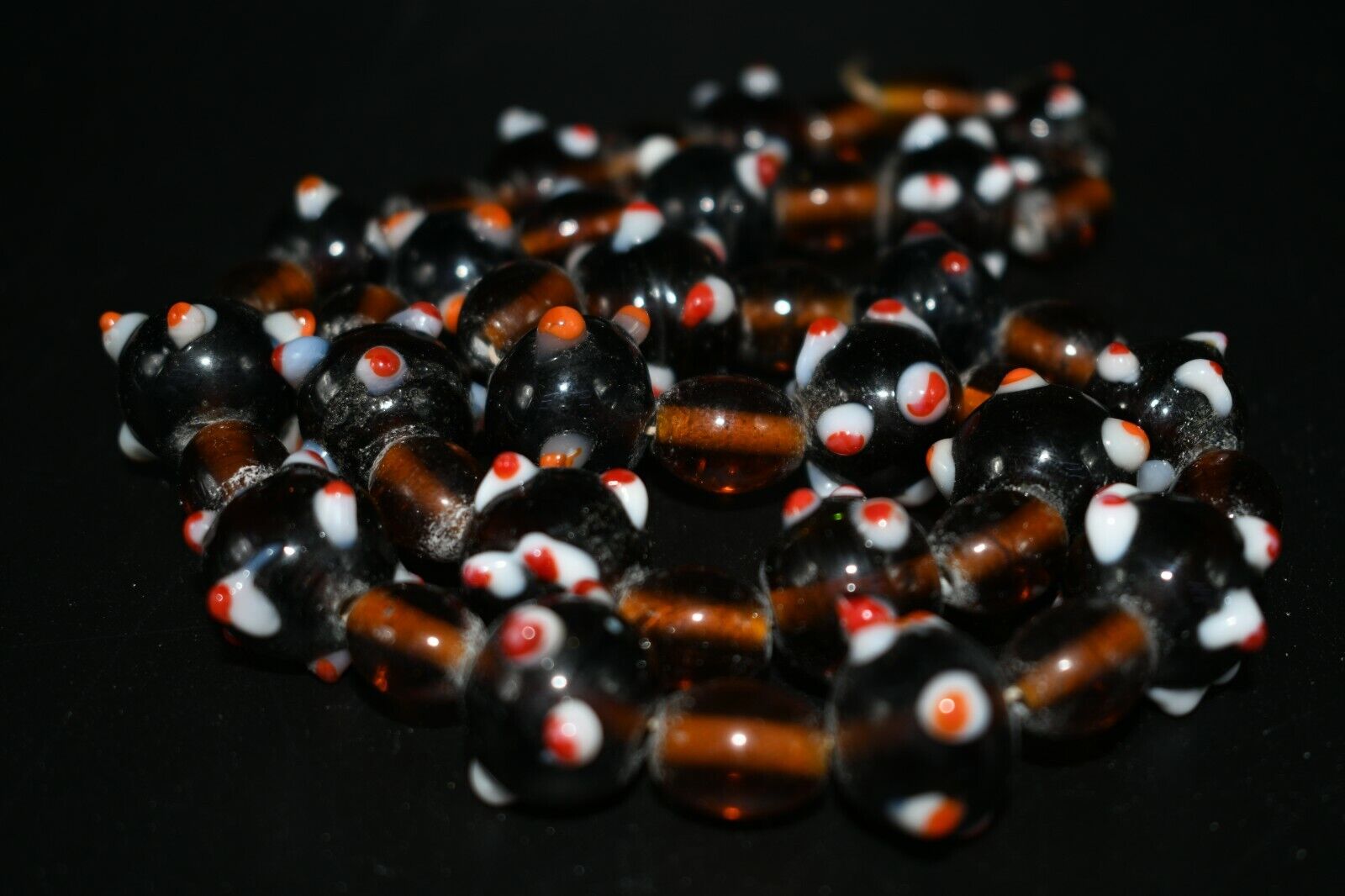 Lovely 42 Pcs Strand Vintage Victorian Glass Beads Flower Decorated Glass Beads