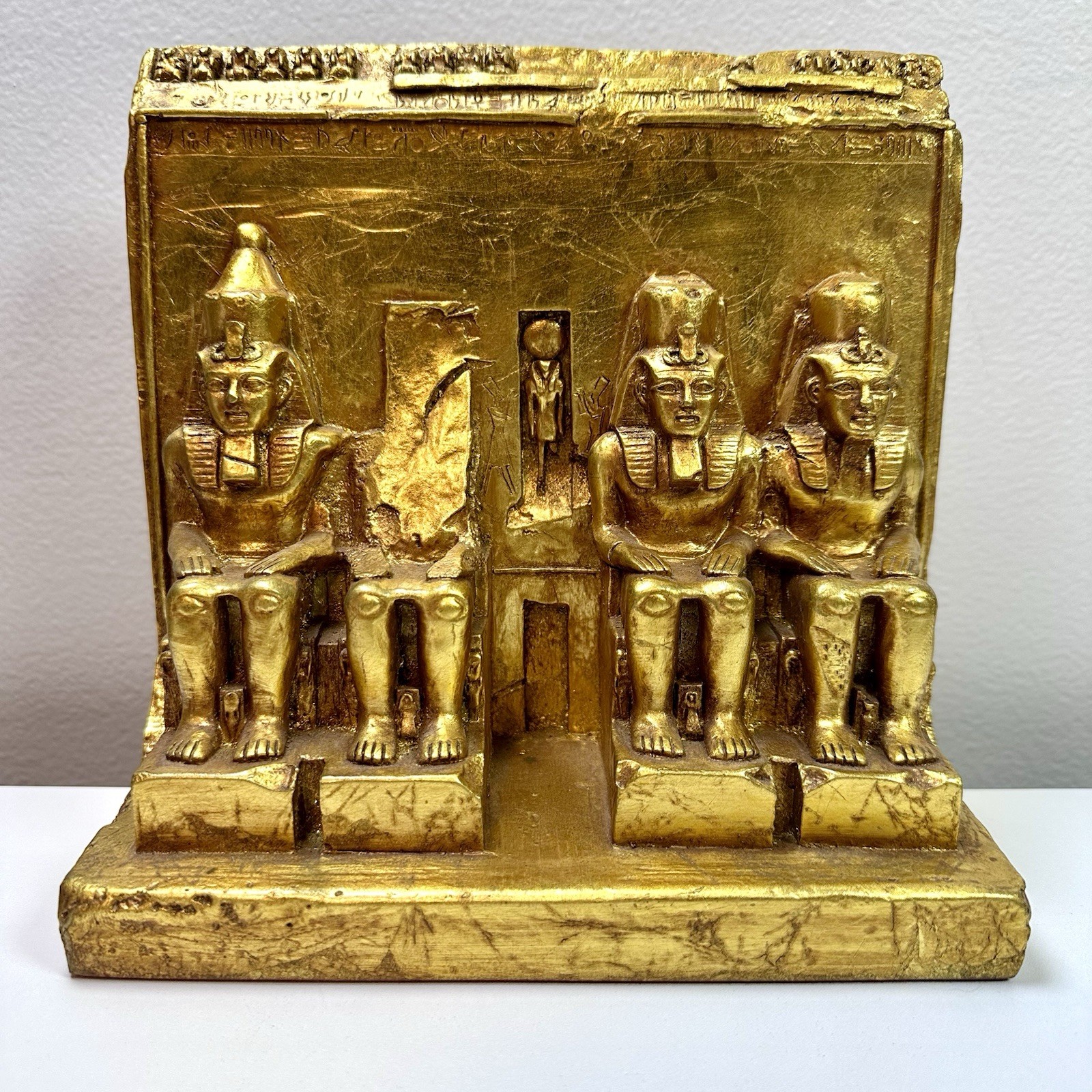 EGYPTIAN SCULPTURE BOOKEND BY ARTISANS GUILD INTERNATIONAL GOLD TONED VINTAGE