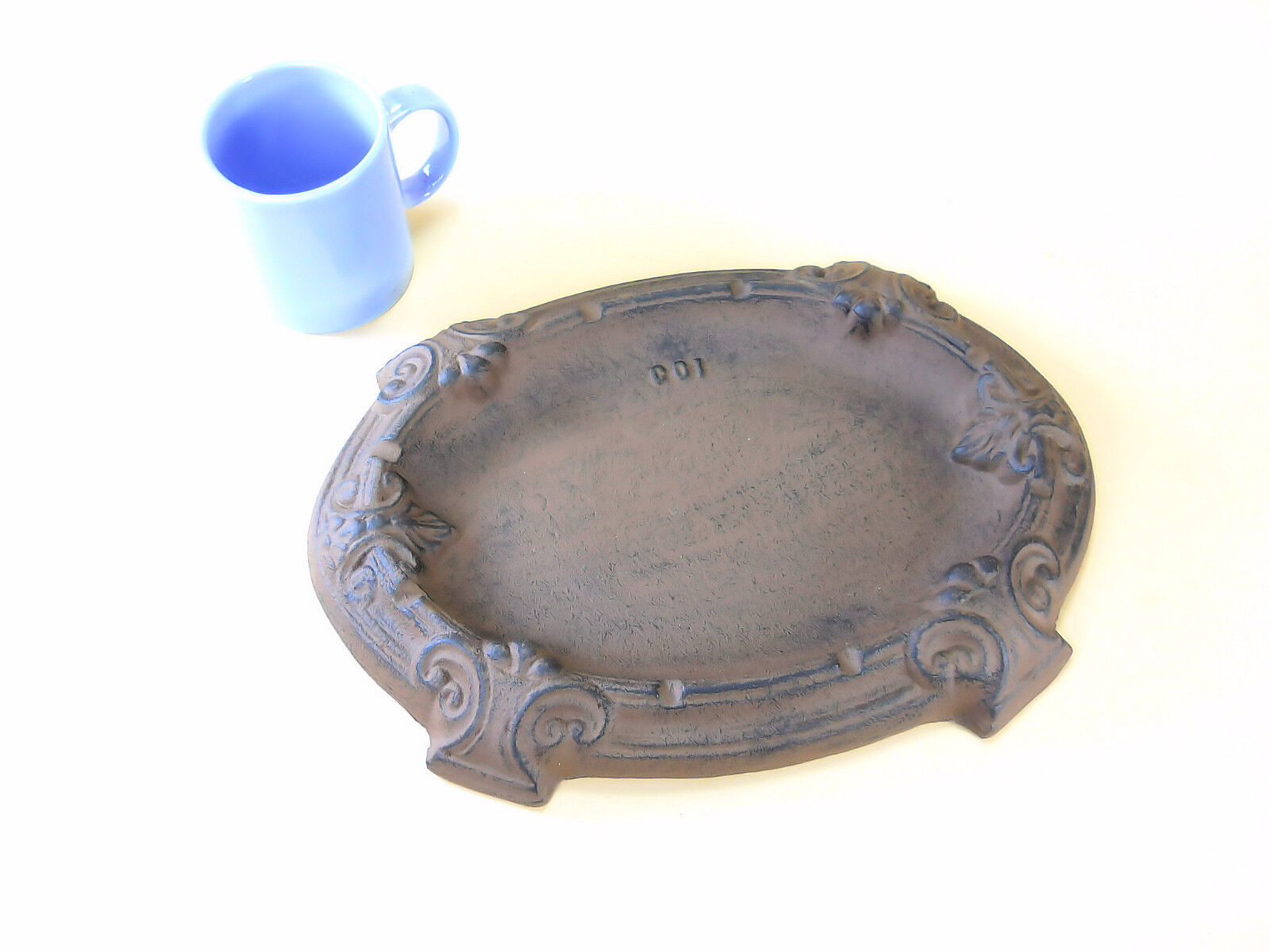 Very LARGE Cast Iron Cigar Ashtray Cigarette Butts ashes table 13x9 Heavy 