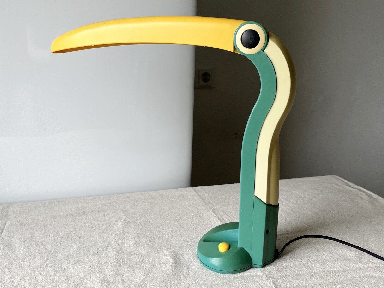 Non-working Toucan Table Lamp by H. T. Huang 1980s Vintage Mid-century light