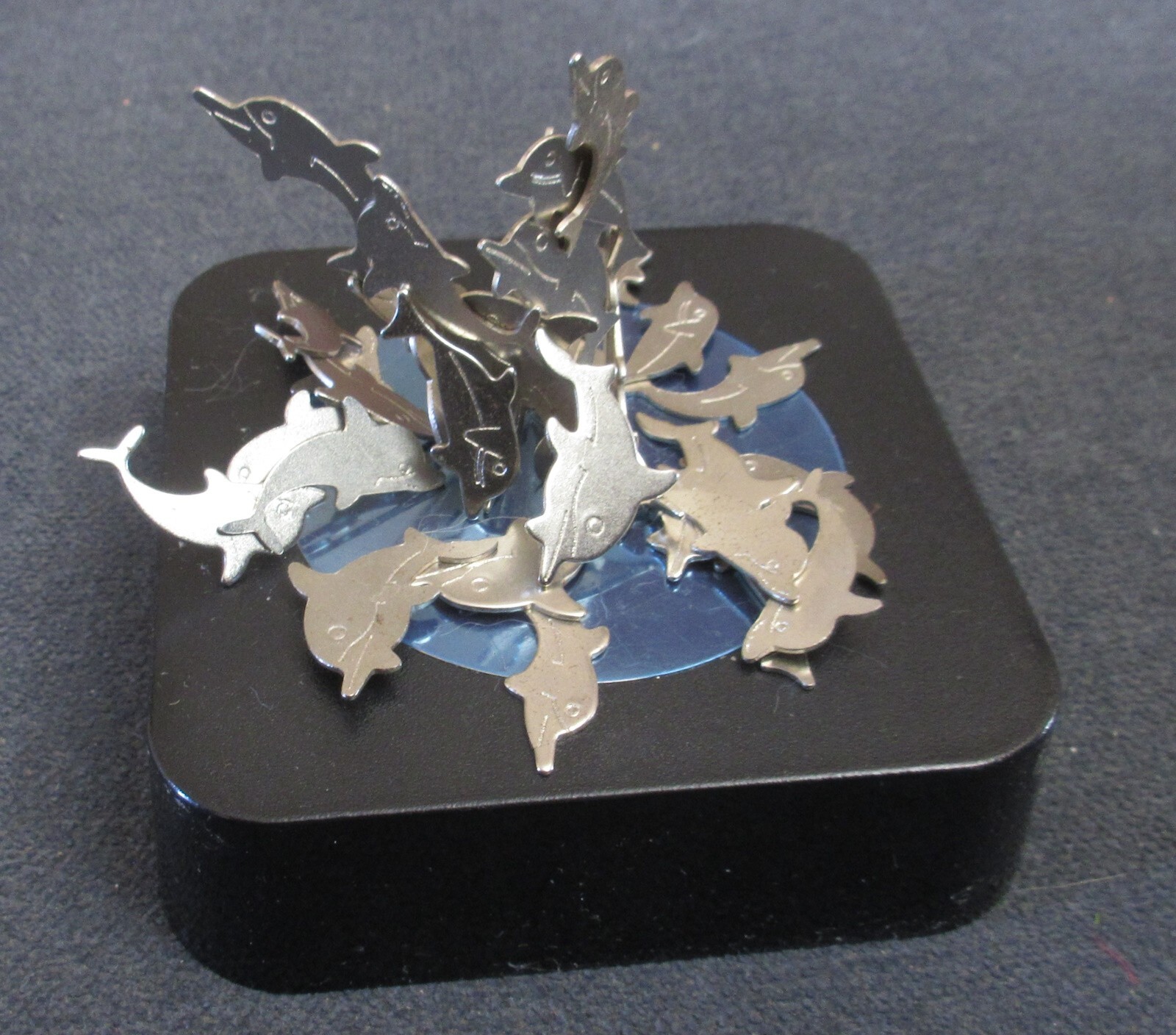 Portable Magnetic Sculpture Desk Art Toy DIY - Dolphin Shapes w/ Magnet Base