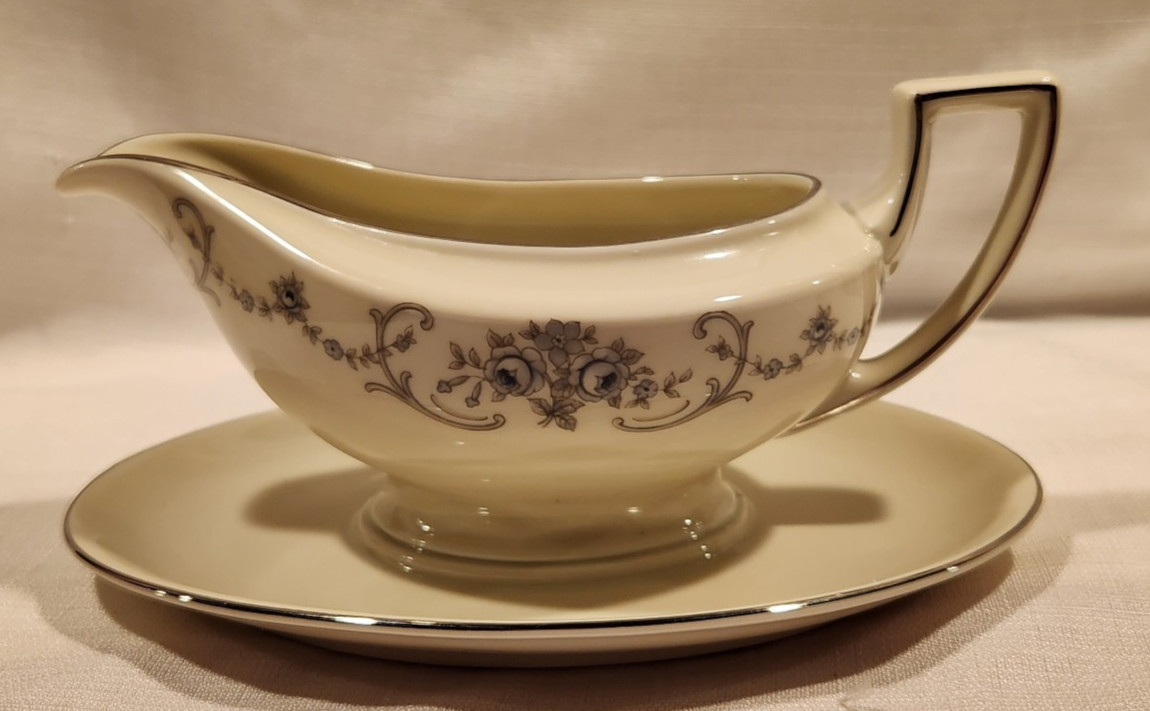 JOHANN HAVILAND GRAVY BOAT ATTACHET UNDERPLATE RHINELAND PATTERN BAVARIA GERMANY