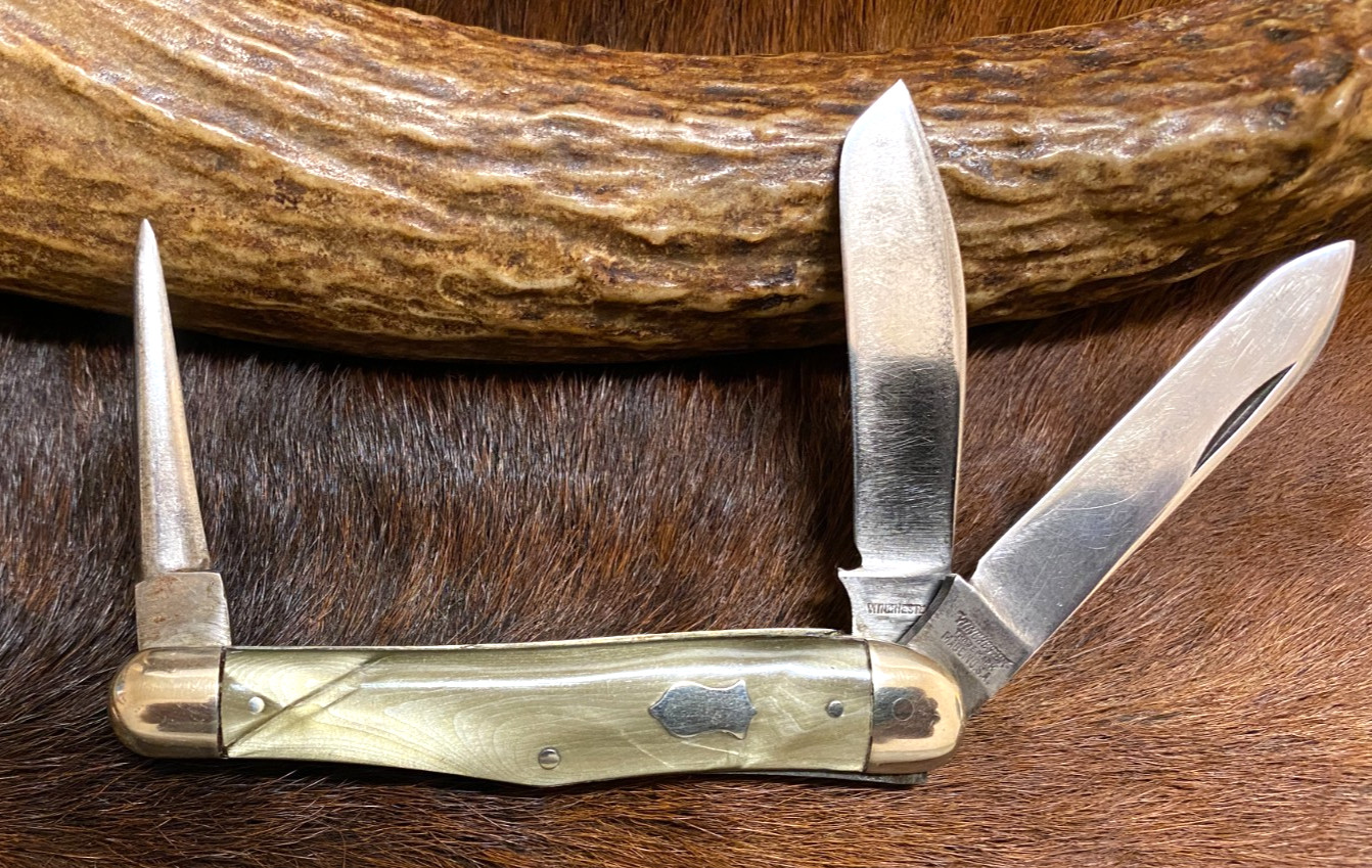 Winchester, Trademark, Made in USA., 3001 Small Balloon Cattle Knife, 3 7/16\