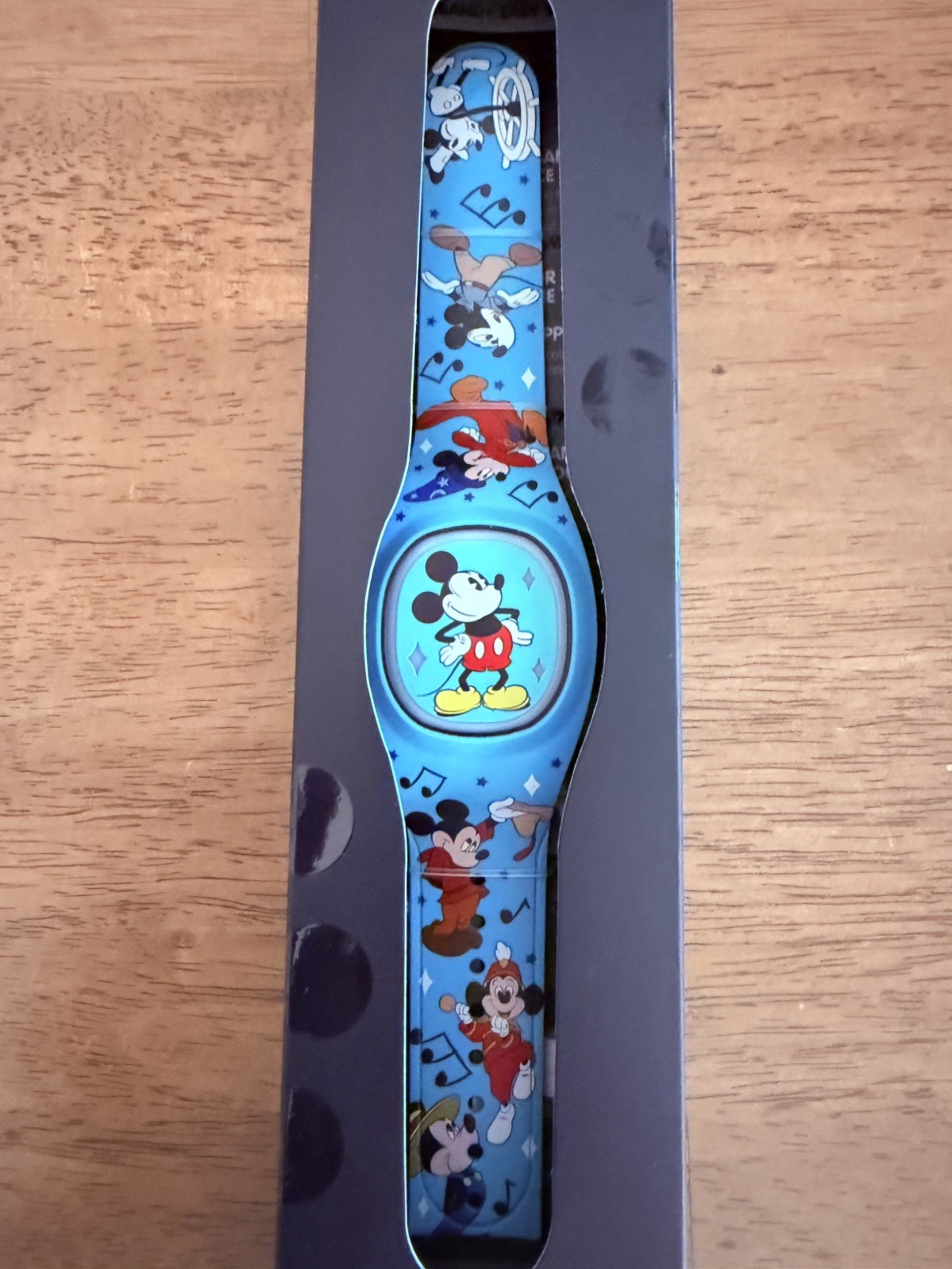 NEW 2026 Disney Magic Band Plus + Mickey Mouse Through The Years Classic  ✨💙