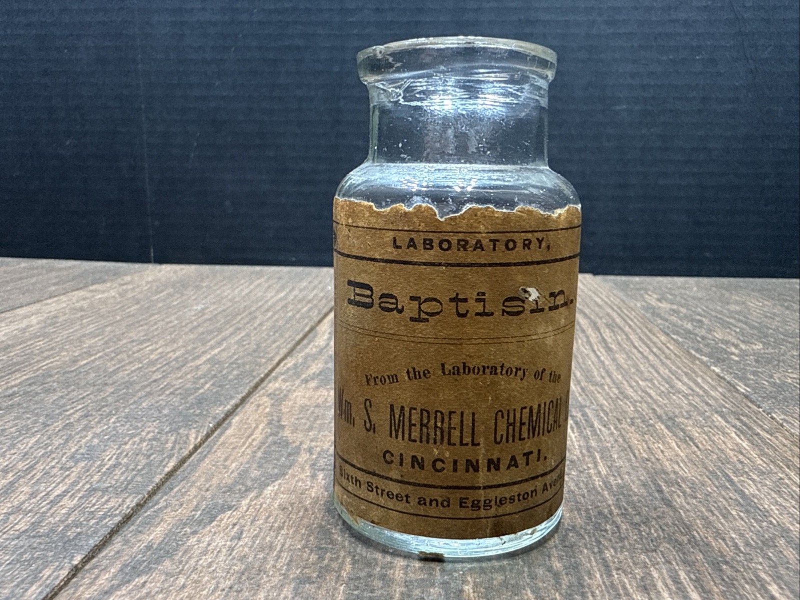 Vintage WM,S, MERRELL CHEMICAL COMPANY BOTTLE CINCINNATI OHIO 6th & Eggleston Vintage WM,S, MERRELL CHEMICAL COMPANY BOTTLE CINCINNATI OHIO 6th & Eggleston