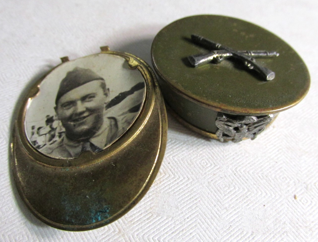 WWII World War Two US Army Infantry Officer Hat Shaped Sweetheart photo Locket C
