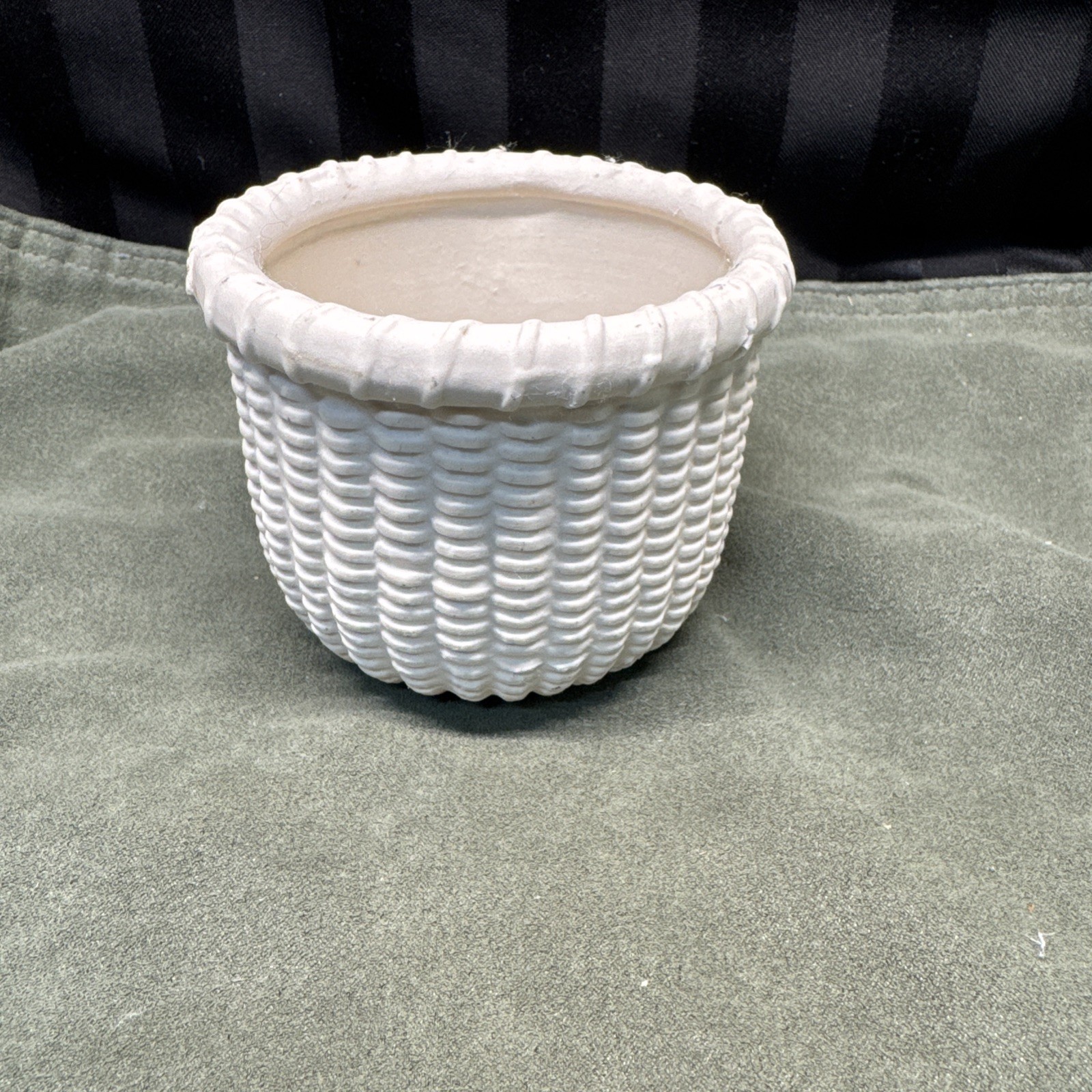 Vintage Nantucket Lightship Pottery George Geo. Davis 2 Egg Basket (DAMAGED)