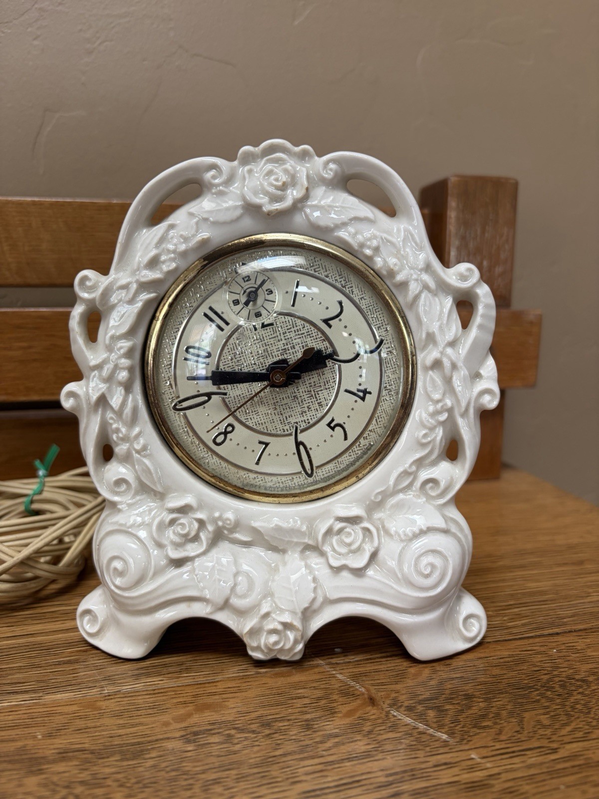 VTG 1950’s  Lanshire Self Starting Mantle Clock Opal White Ceramic Roses Wks