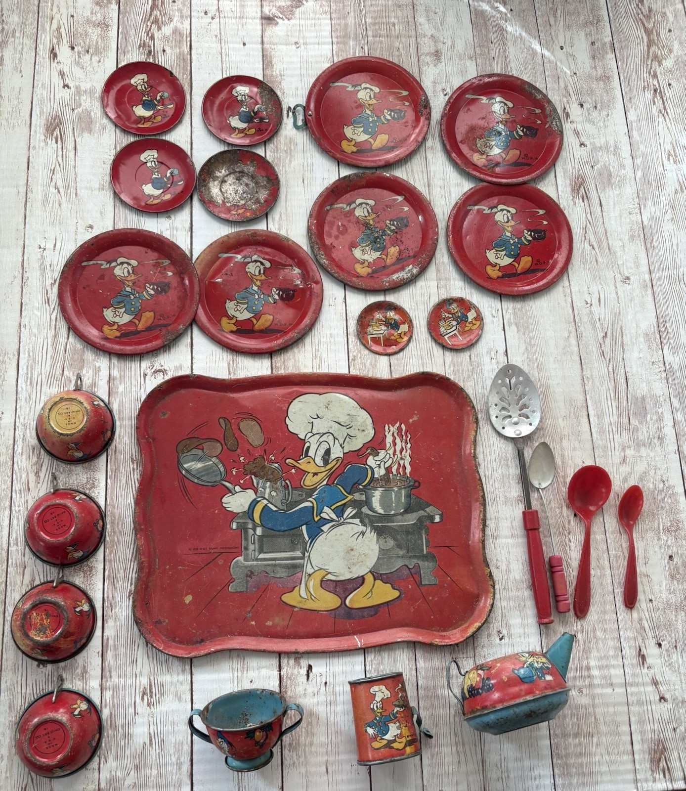 Vtg 1939 Walt Disney Productions Ohio Art Donald Duck Tin Trays, Cups, Plates