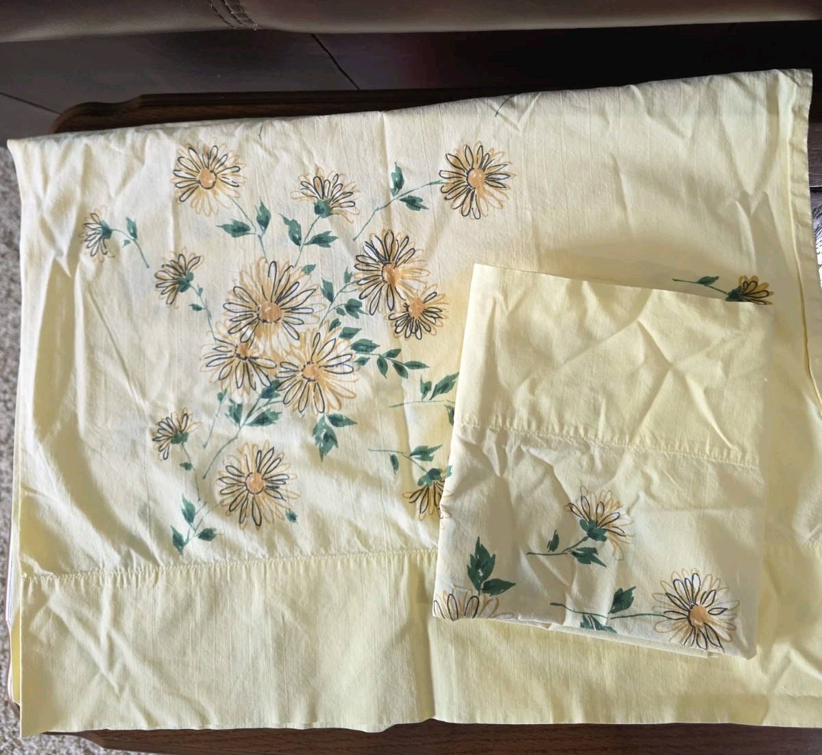 Set Of 2 Vintage Wamsutta Lustercale Standard Yellow Daisy Pillowcase Retro
