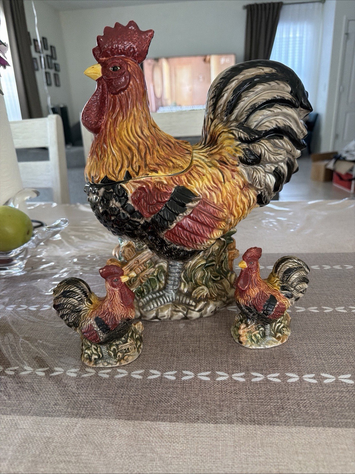 Porcelain Chicken Figurine Box Rooster w/ Lid + 2 Small Chickens