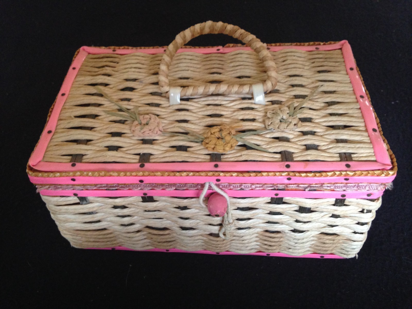 Vintage Pink /White Wicker Sewing Basket Box Satin Lined 10\