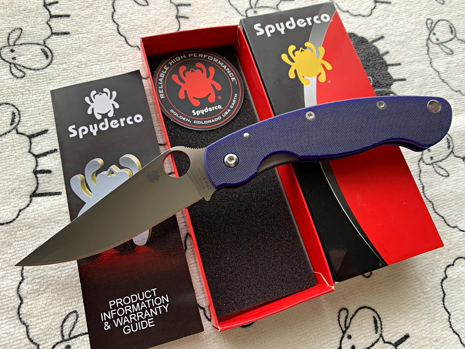 Spyderco Military S110V C36GPDBL Blue G10 New in Box + TwoSun Titanium Bonus Spyderco Military S110V C36GPDBL Blue G10 New in Box + TwoSun Titanium Bonus