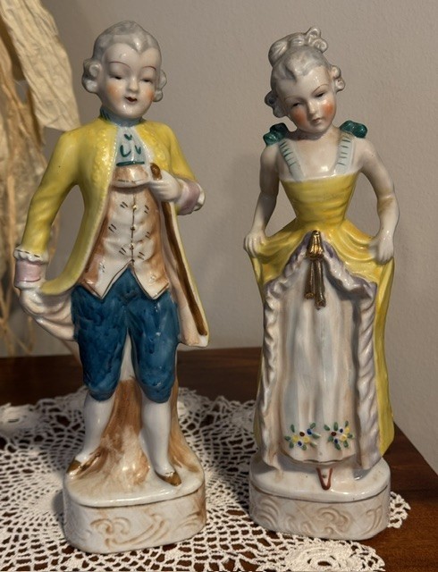 Beautiful Pair o 2 Occupied Japan Colonial Porcelain Figures Figurines 1940s 10 Beautiful Pair o 2 Occupied Japan Colonial Porcelain Figures Figurines 1940s 10